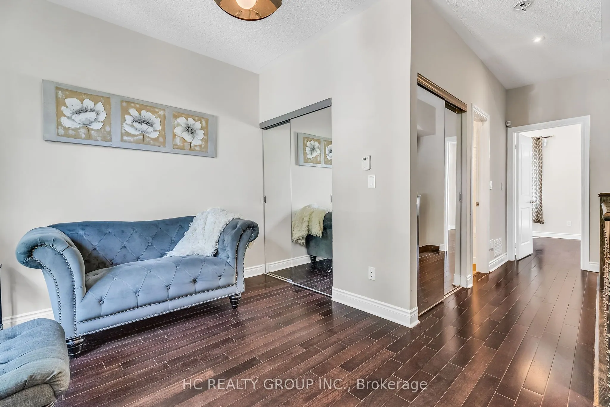 225 South Park Road, #TH6