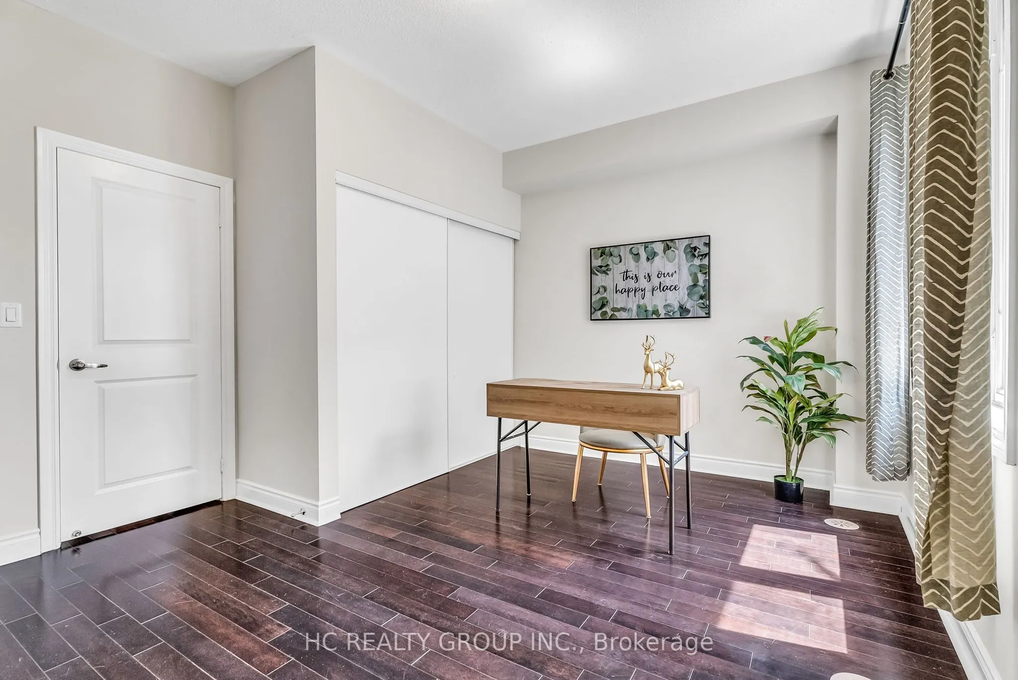 225 South Park Road, #TH6