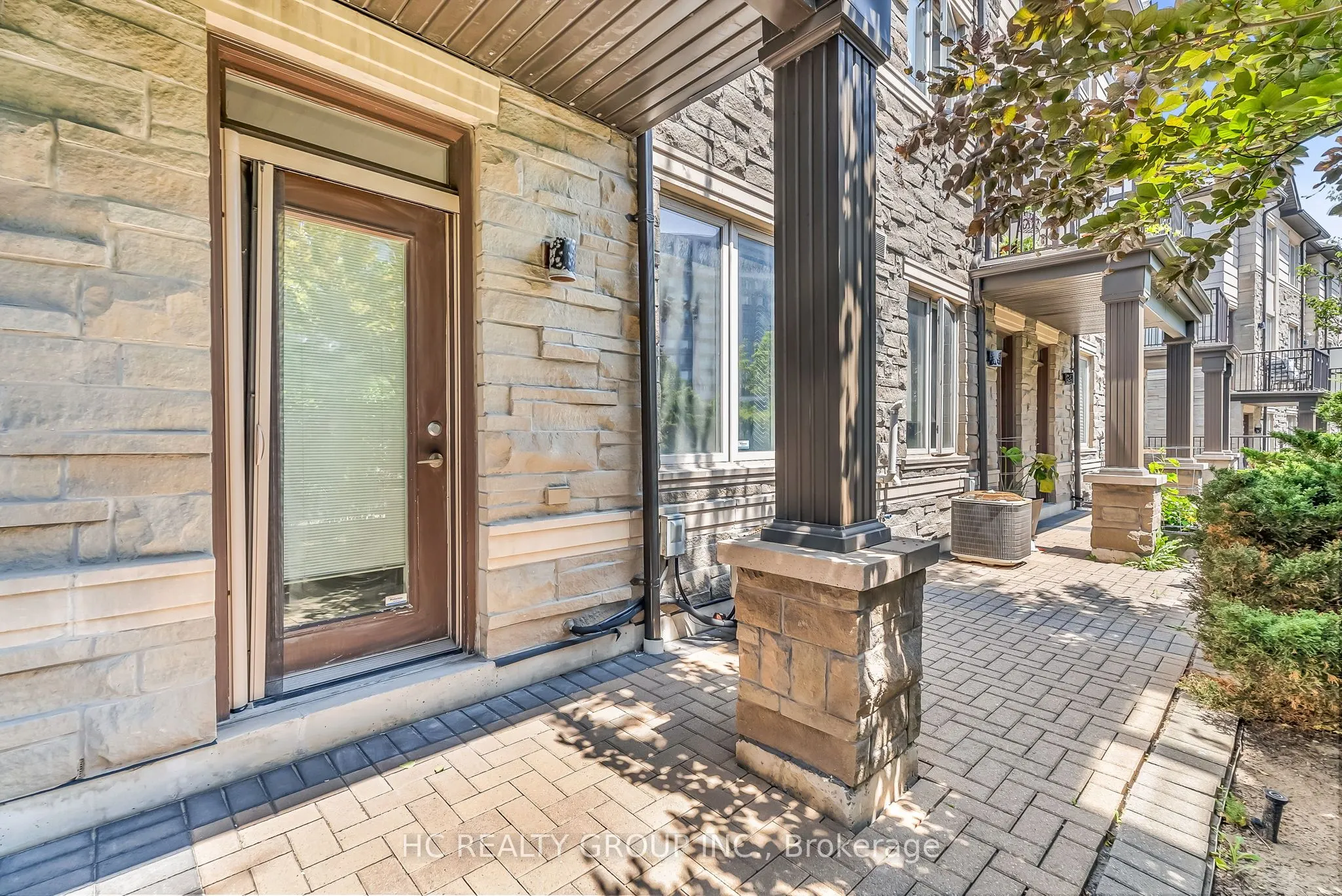 225 South Park Road, #TH6