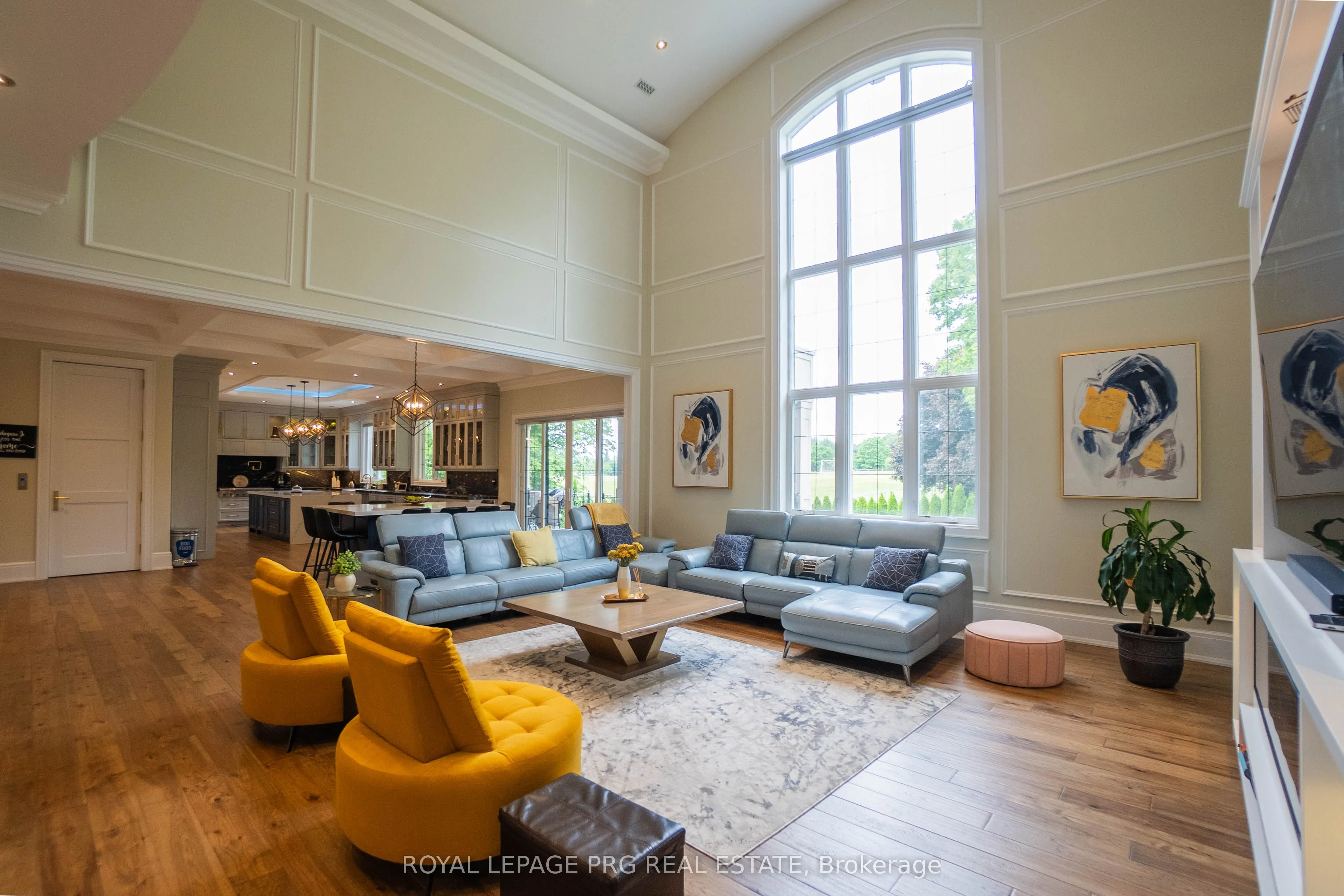 12 Hollywood Crescent