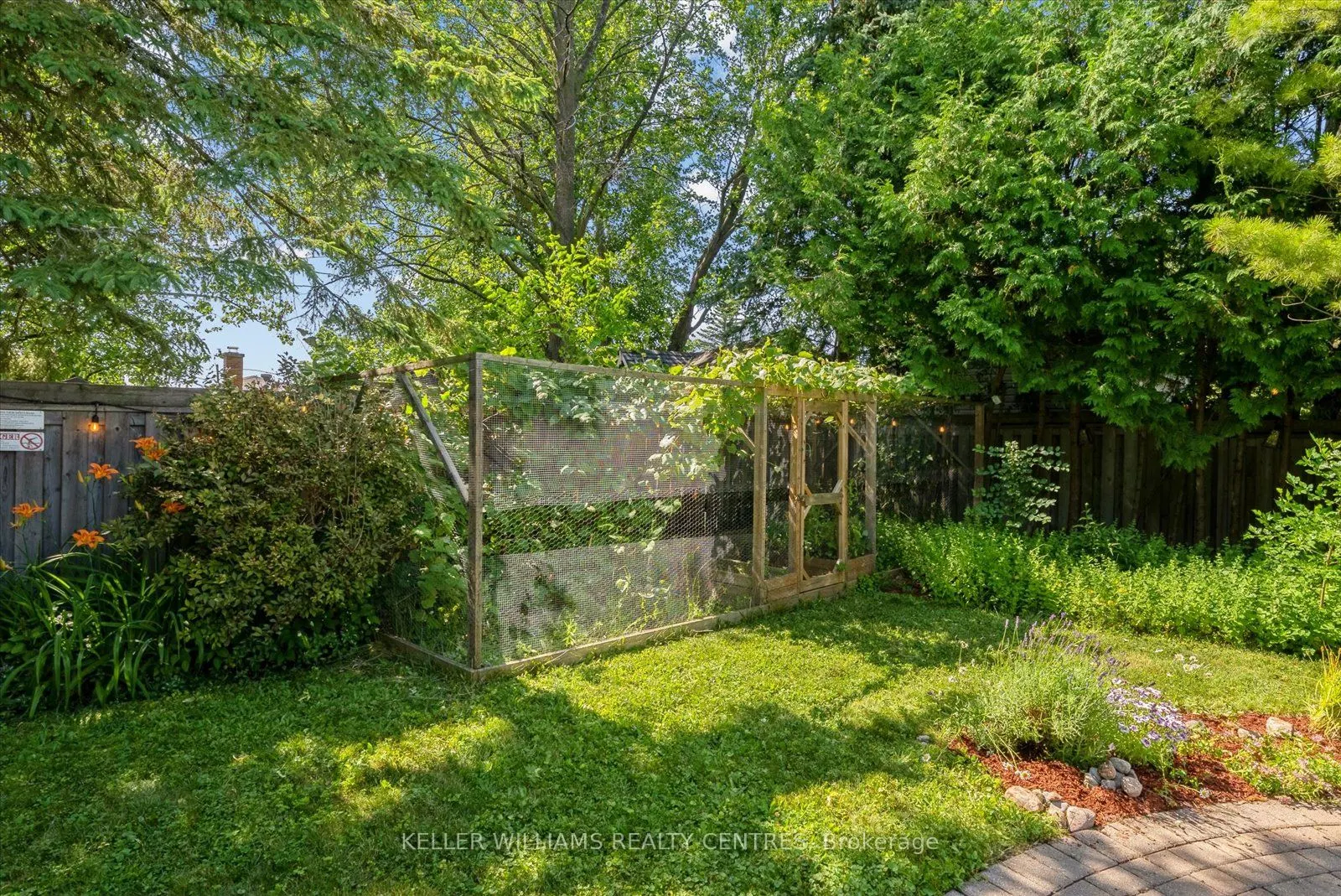 26 Stonehill Boulevard