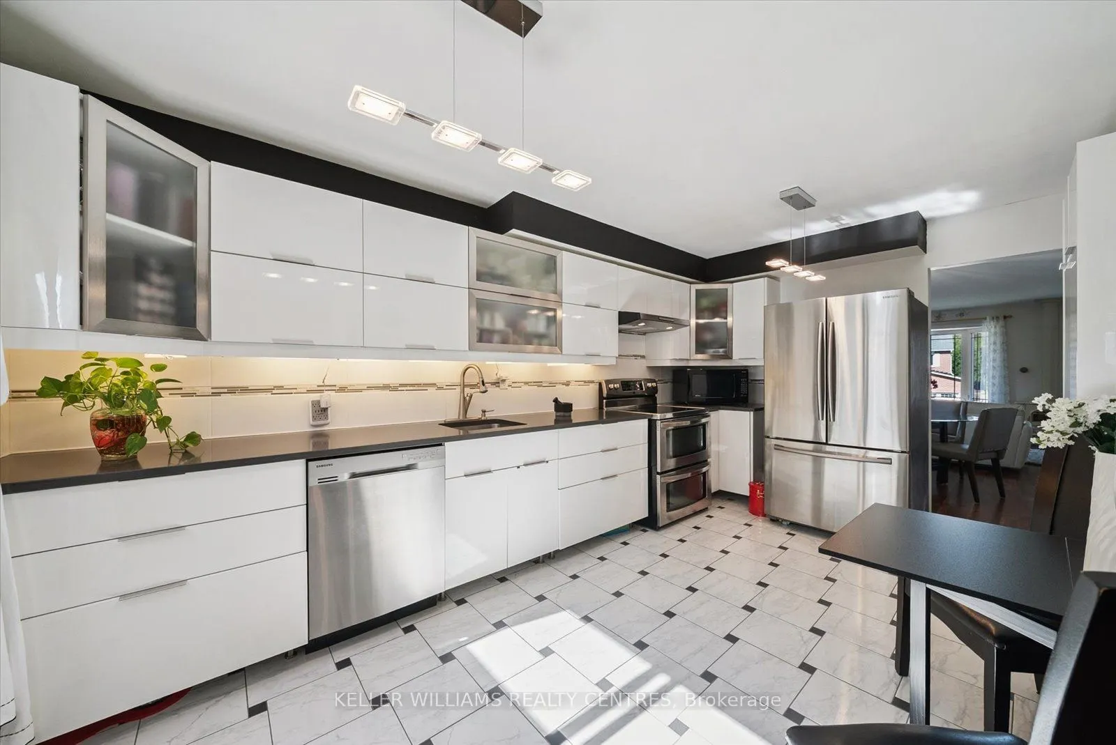 26 Stonehill Boulevard