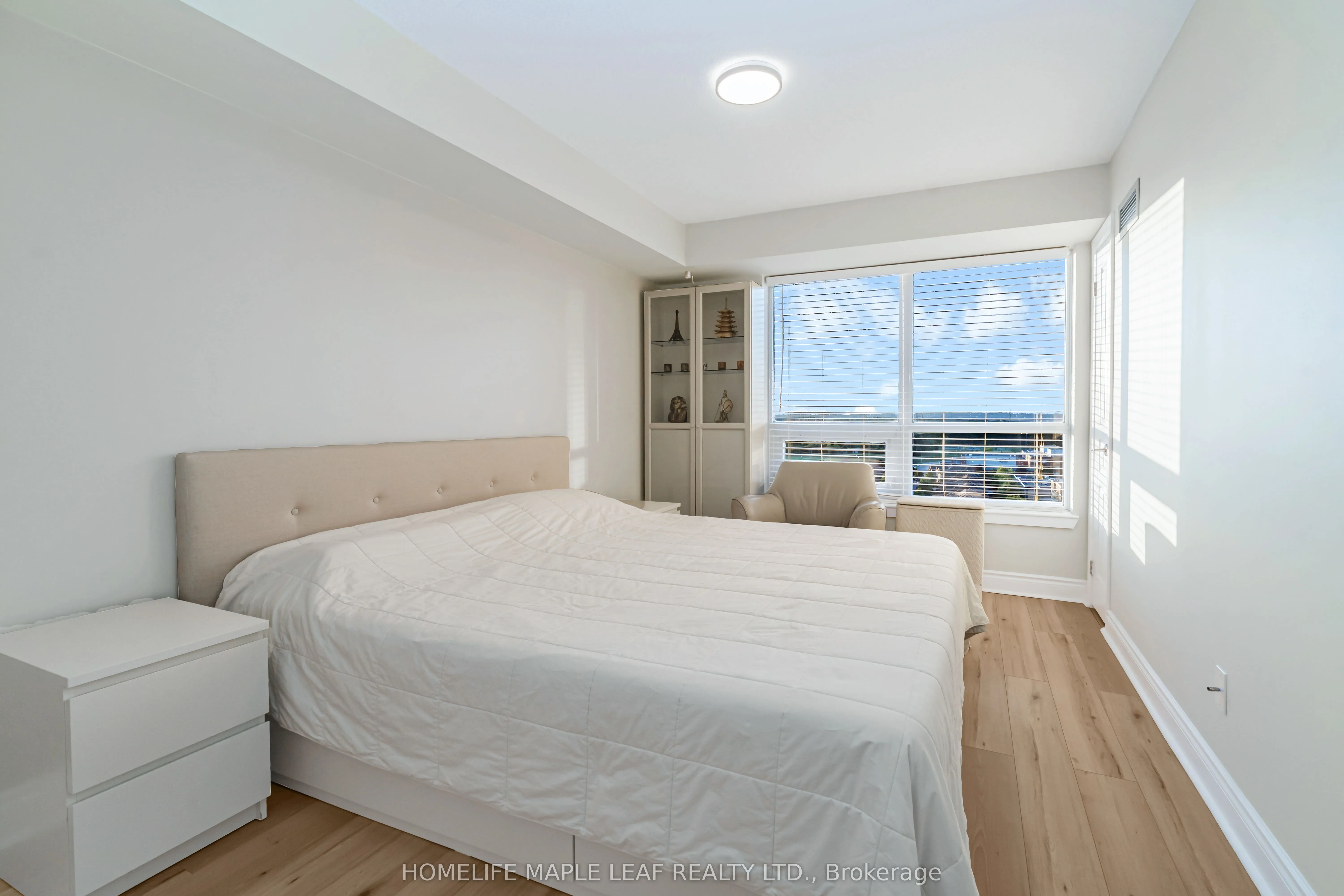 7 North Park Road, #1406