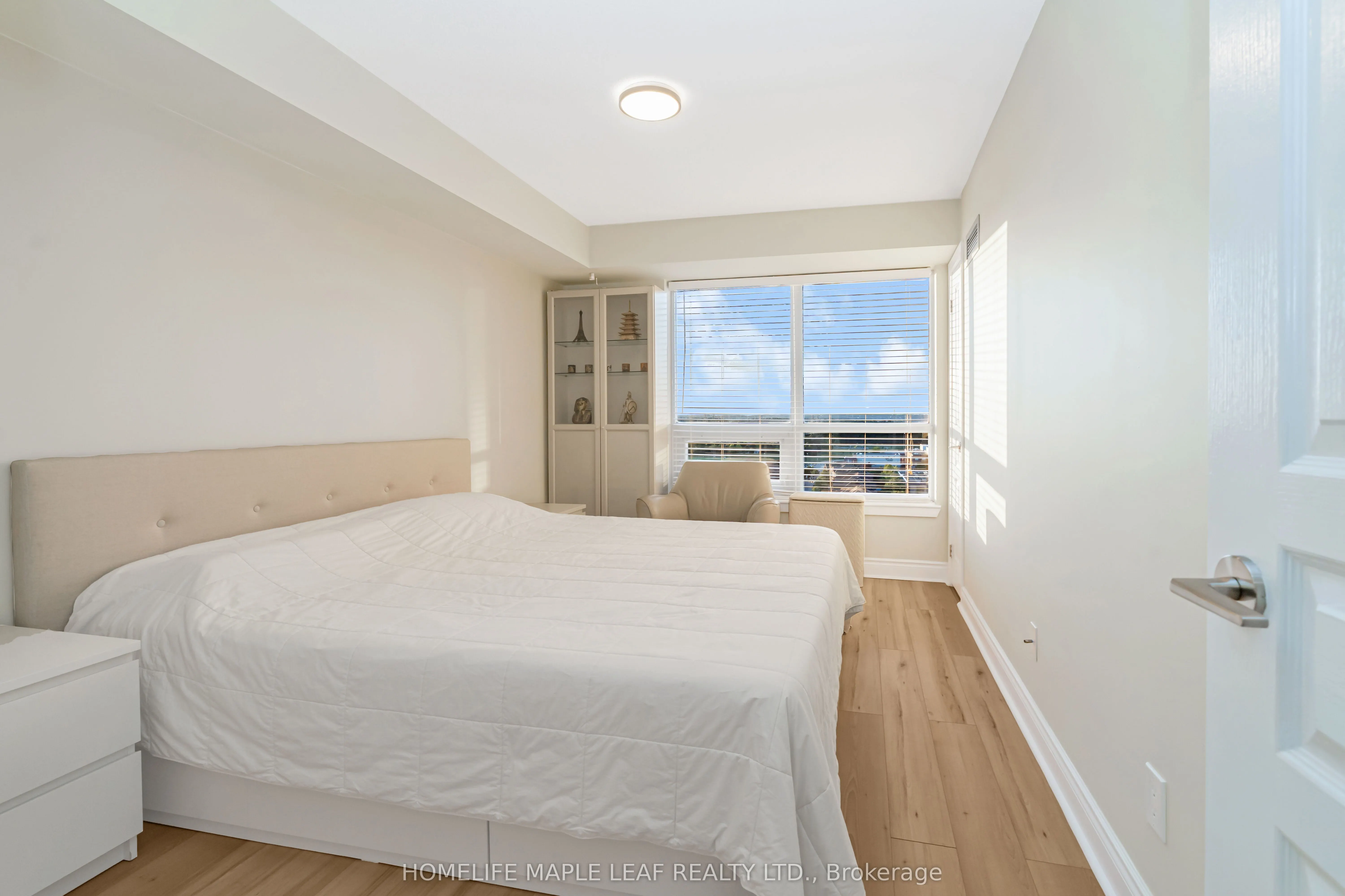 7 North Park Road, #1406