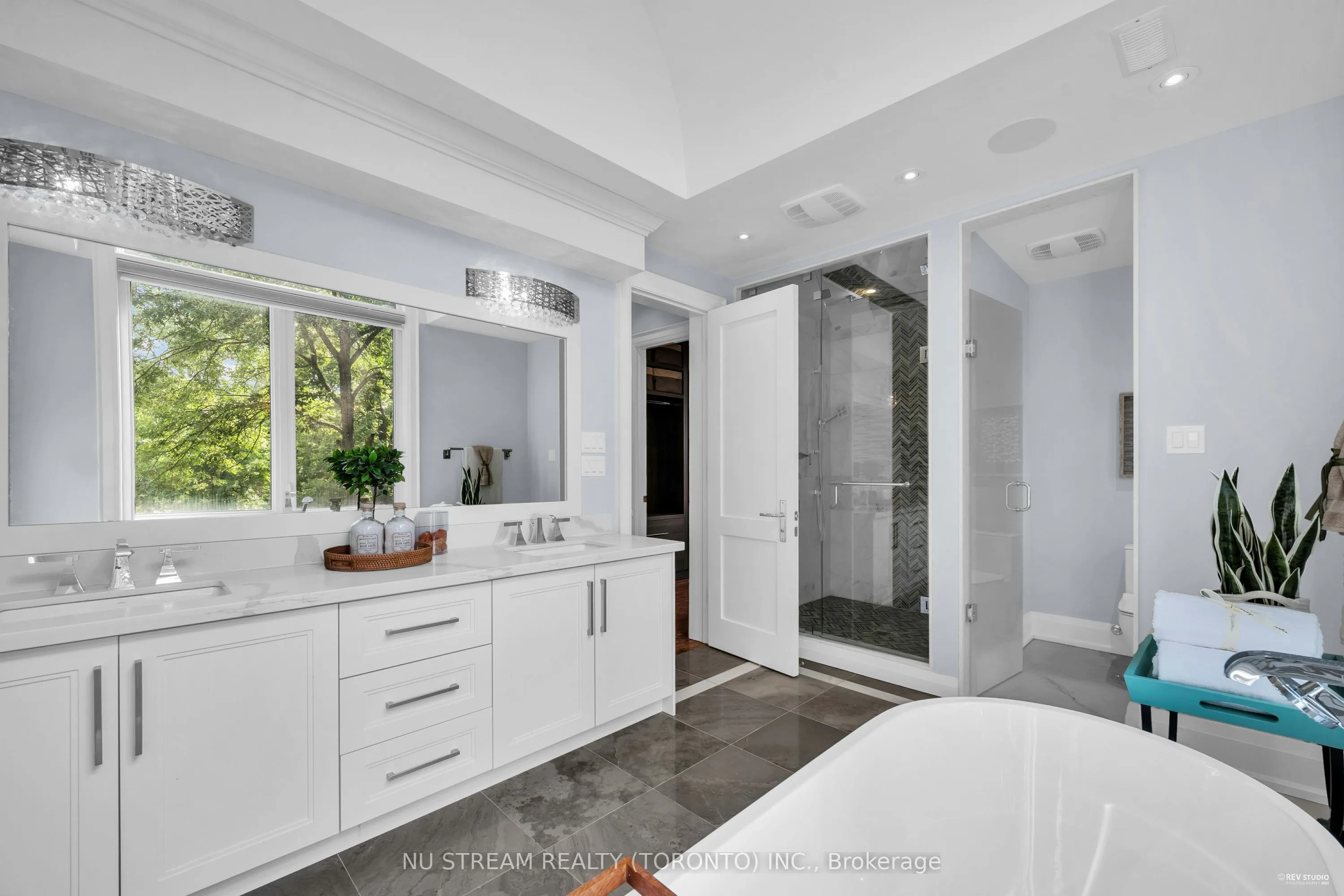 3 Greentree Road