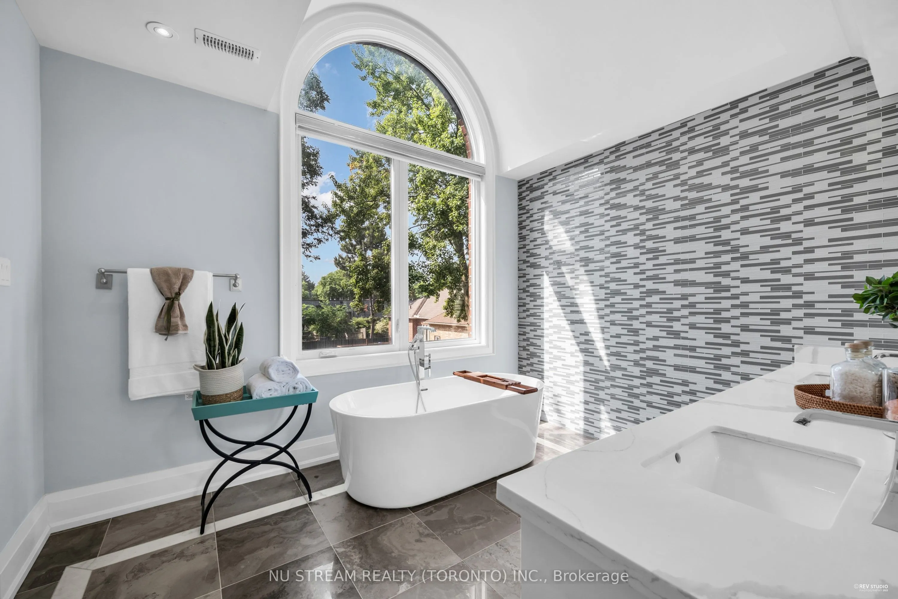 3 Greentree Road