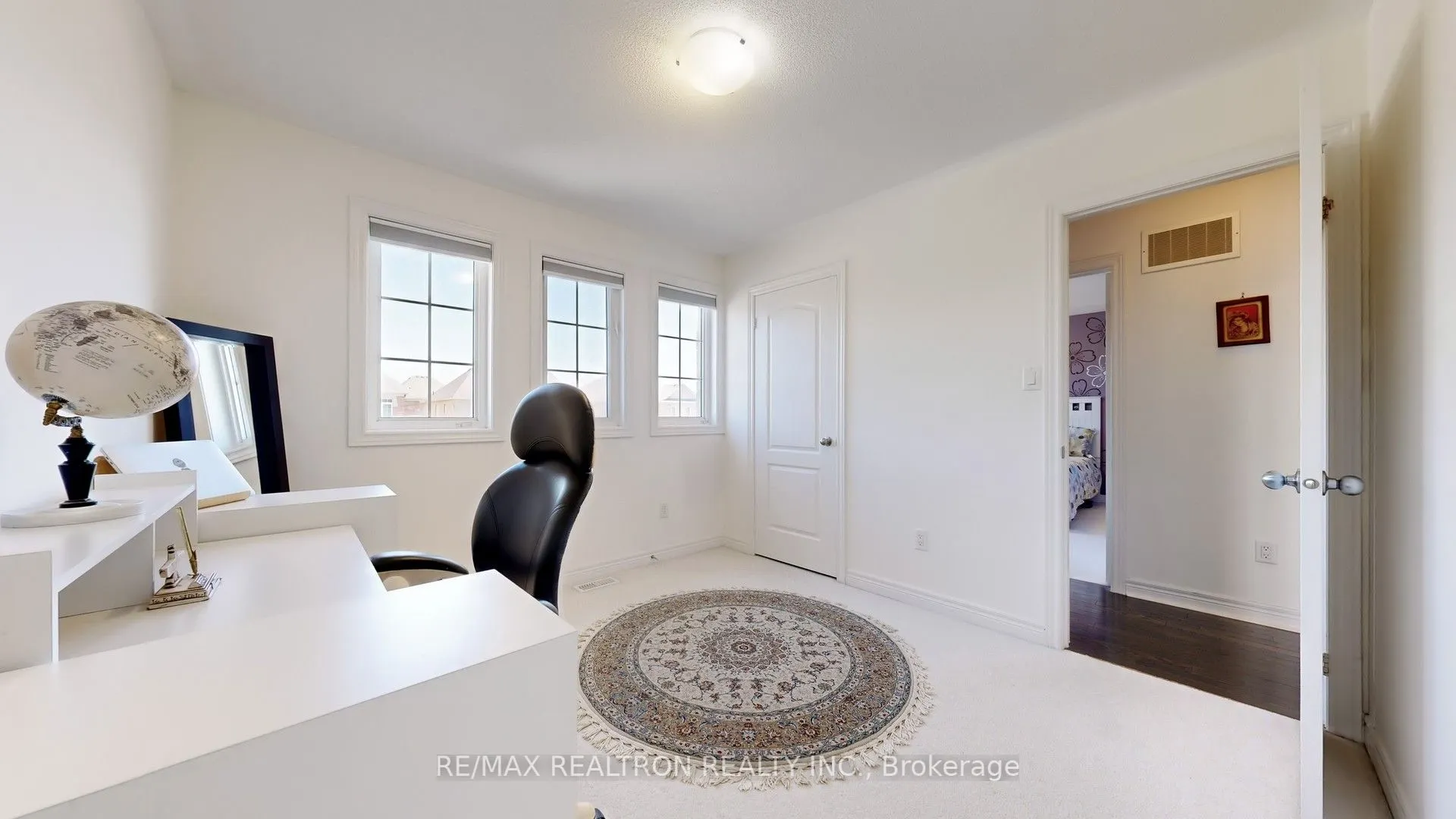 35 Amberwing Landing