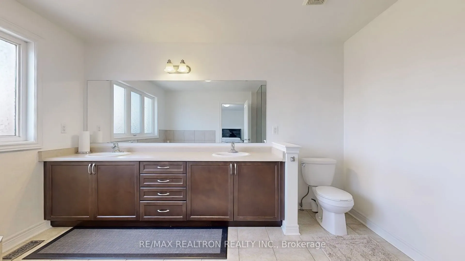 35 Amberwing Landing