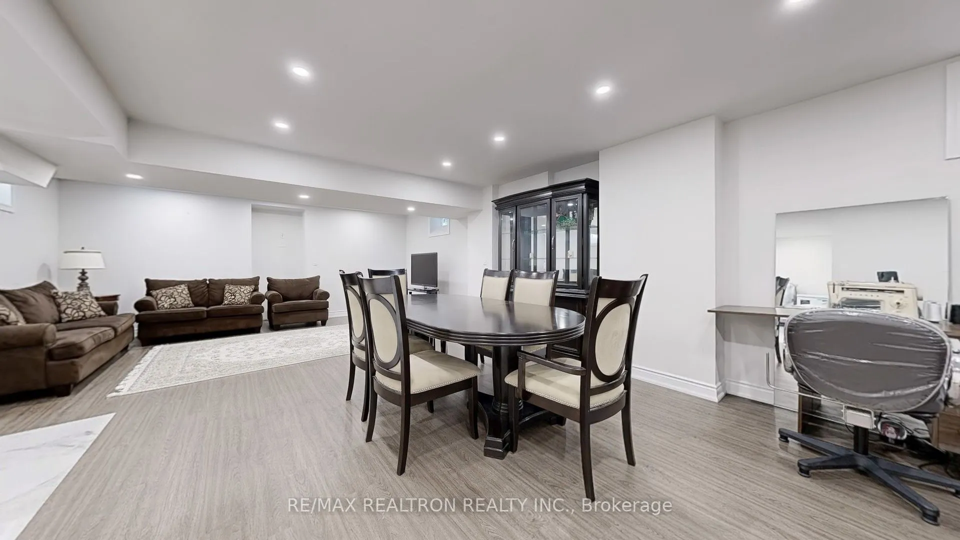 35 Amberwing Landing