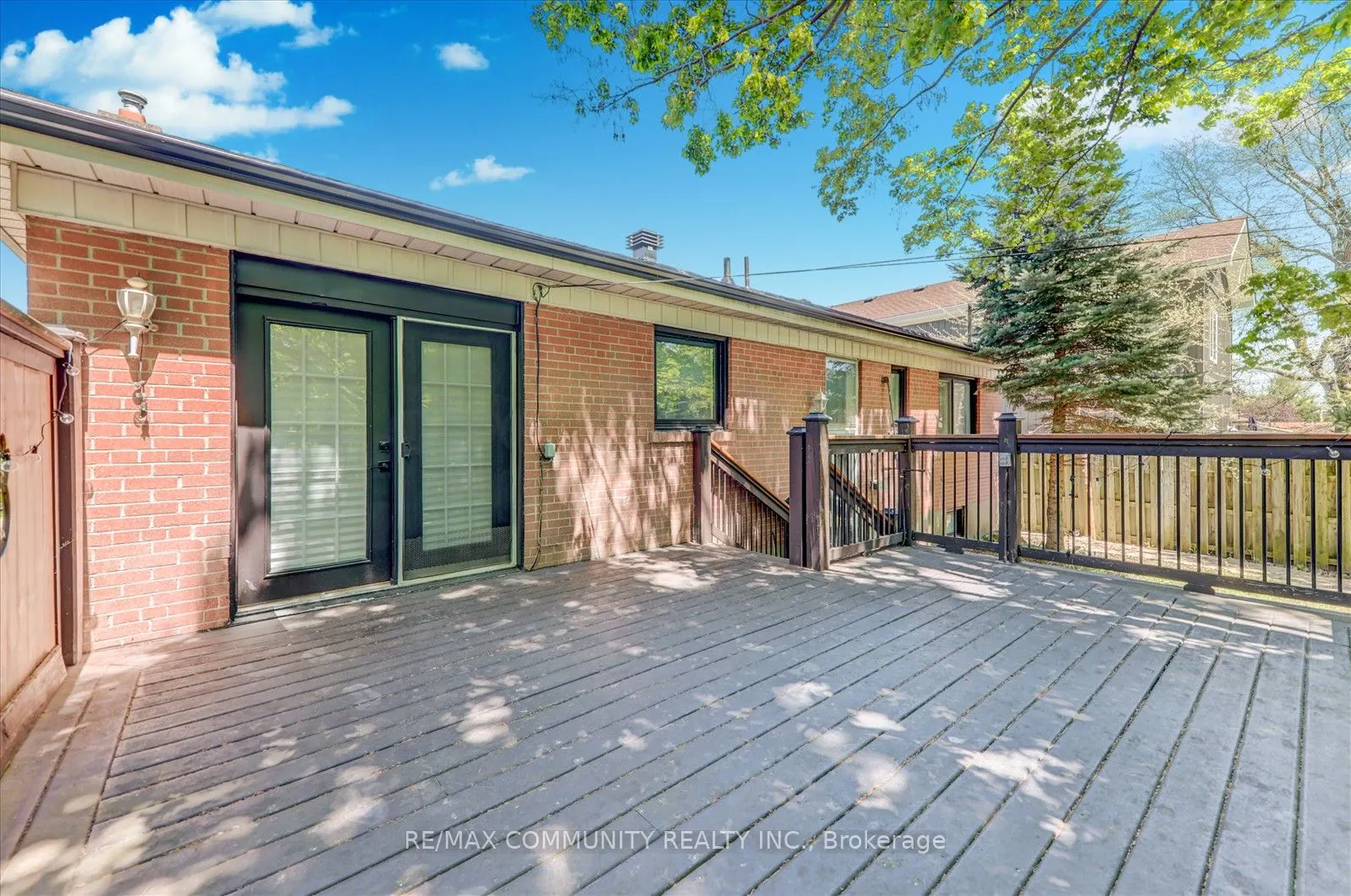 25 George Street S