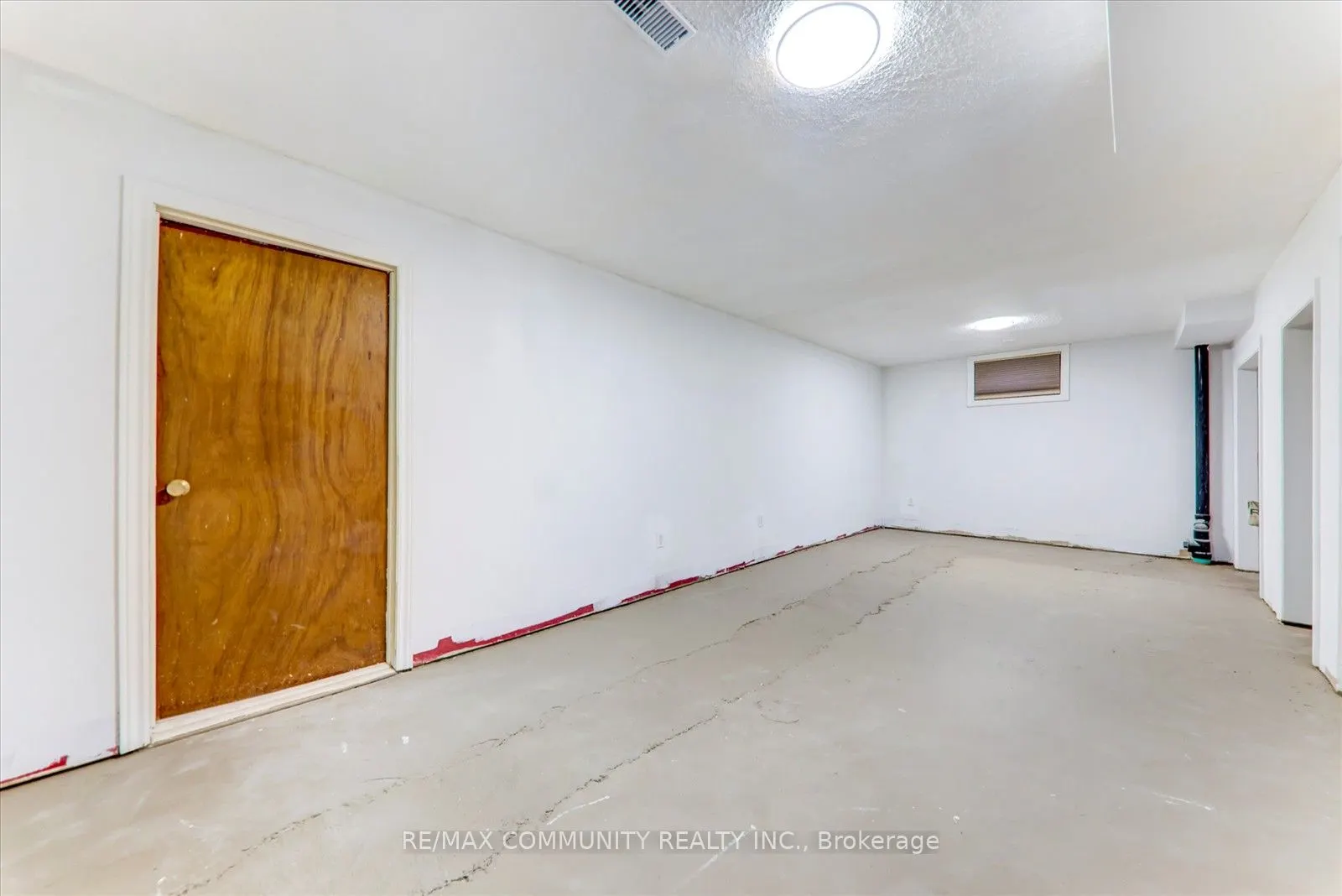25 George Street S