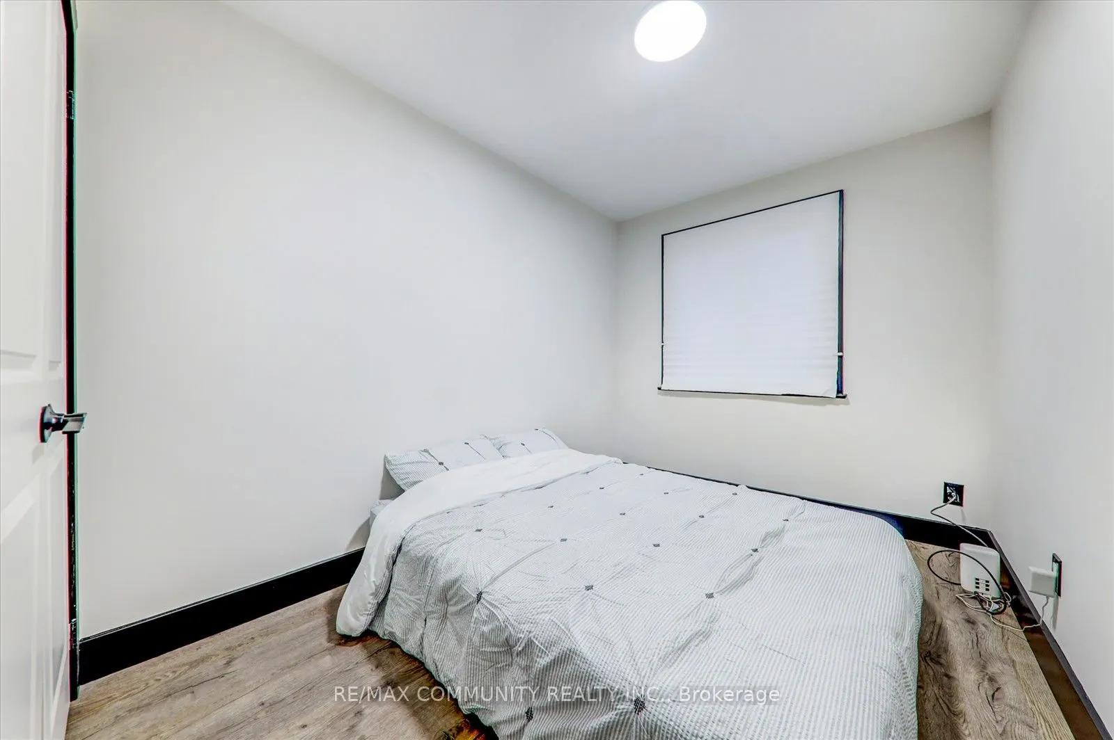 25 George Street S