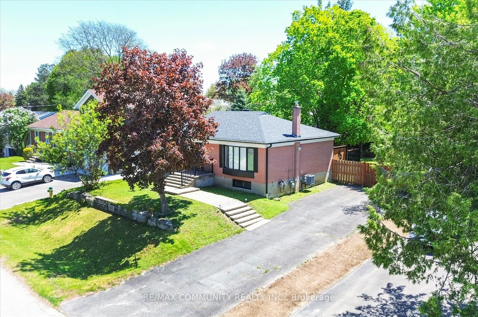 25 George Street S