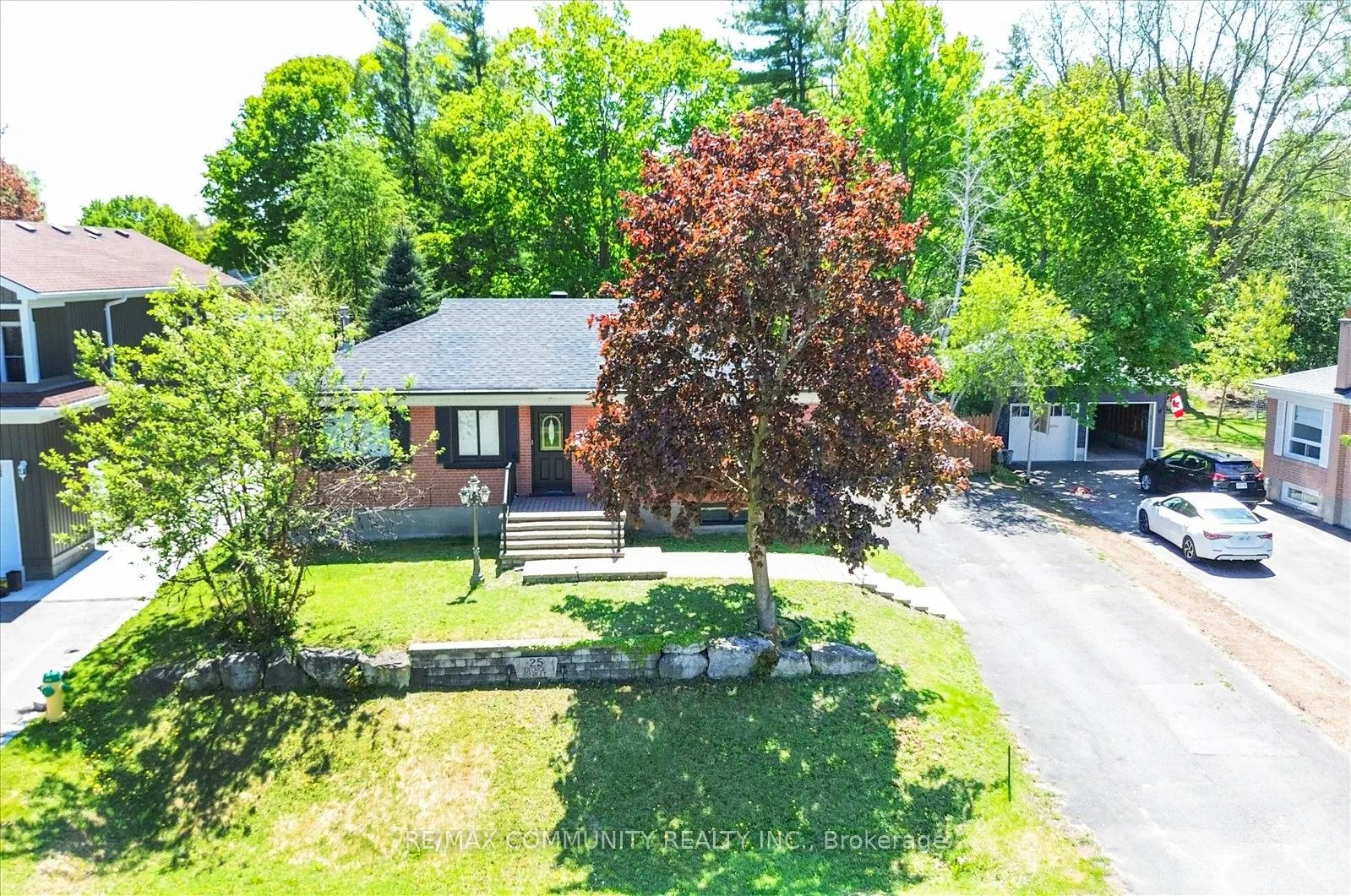 25 George Street S