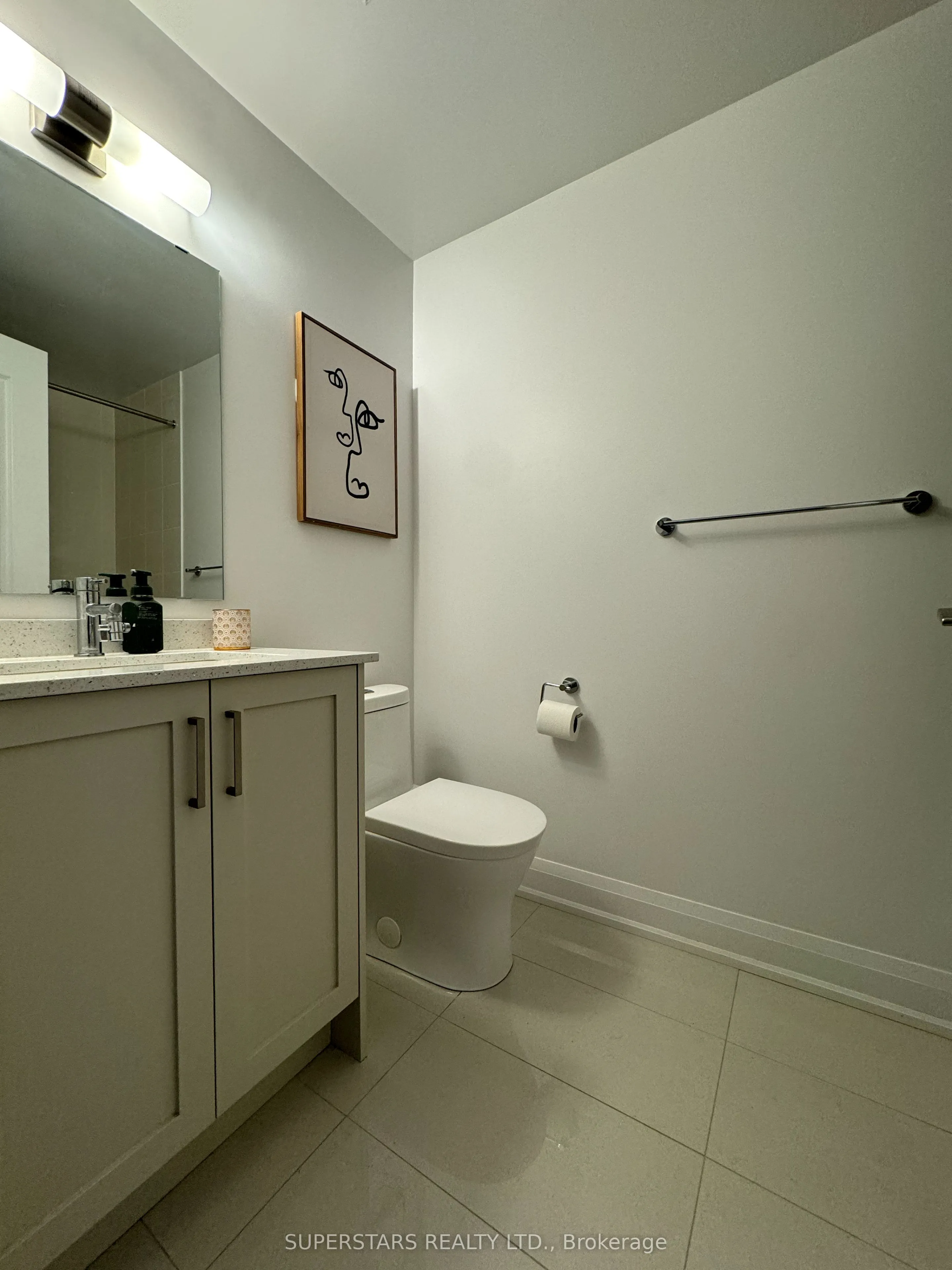 10 Gatineau Drive, #711