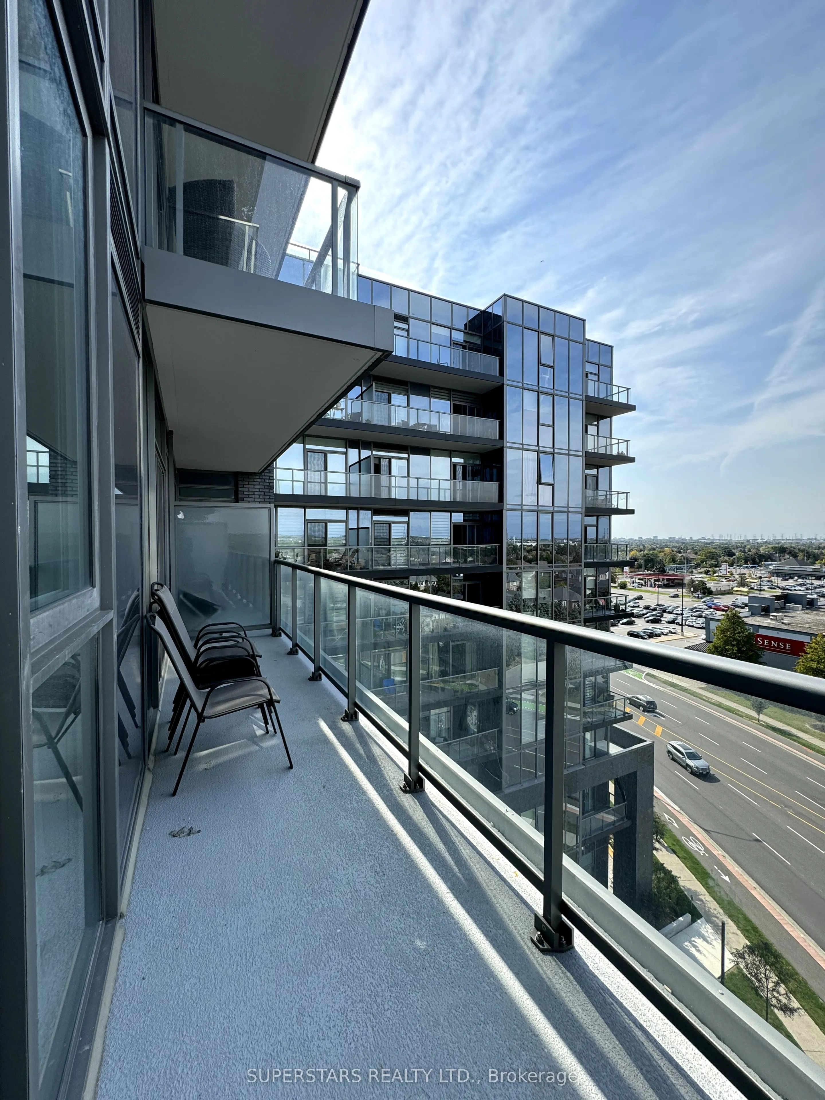 10 Gatineau Drive, #711