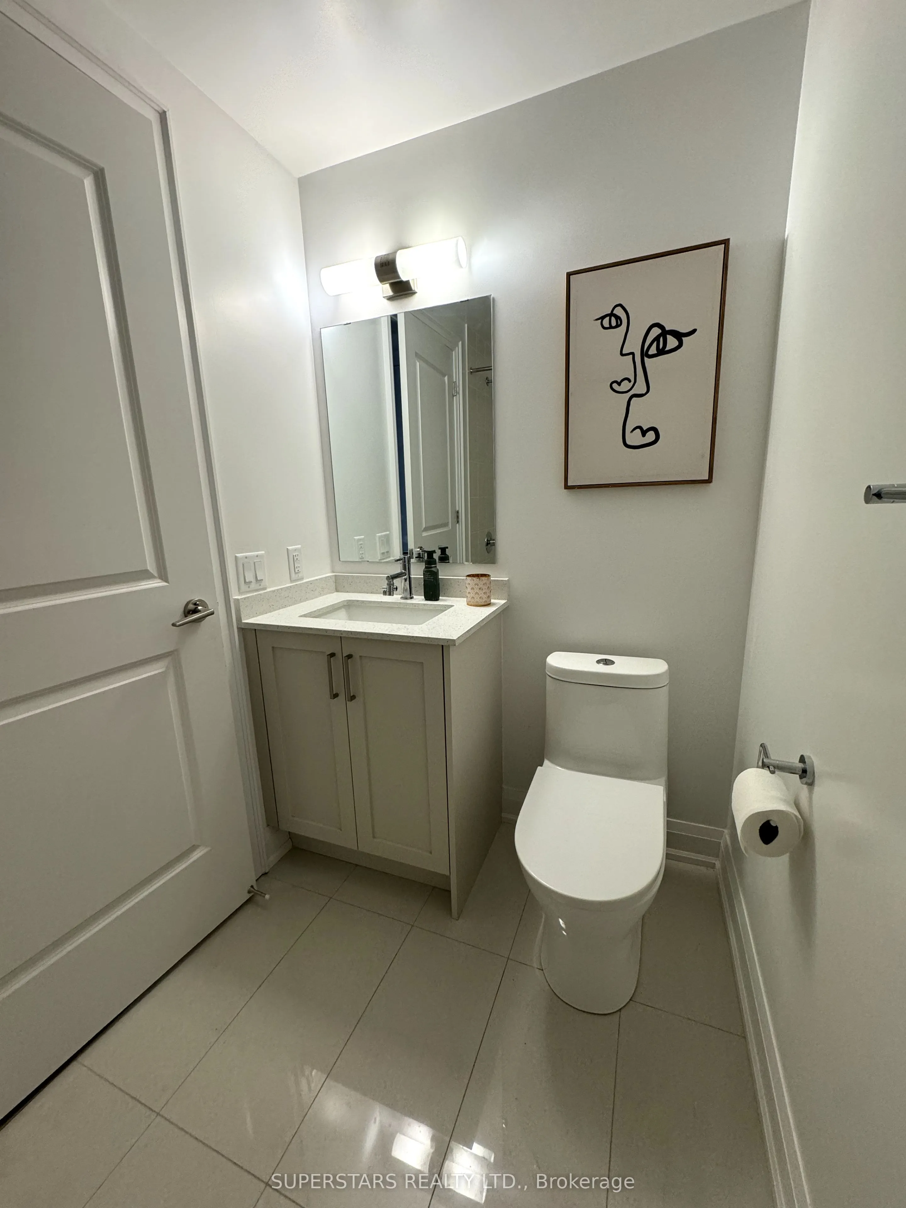 10 Gatineau Drive, #711