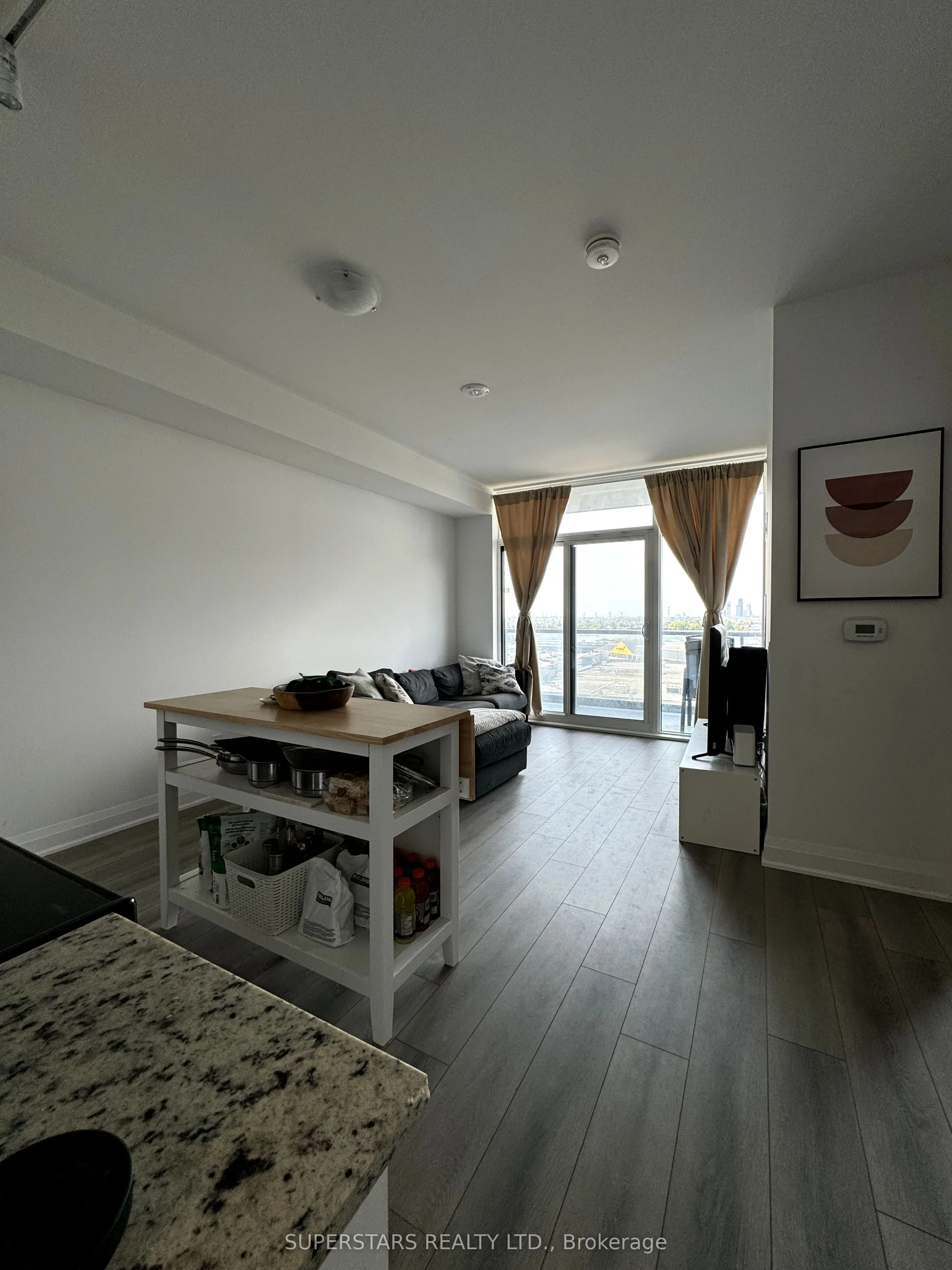 10 Gatineau Drive, #711