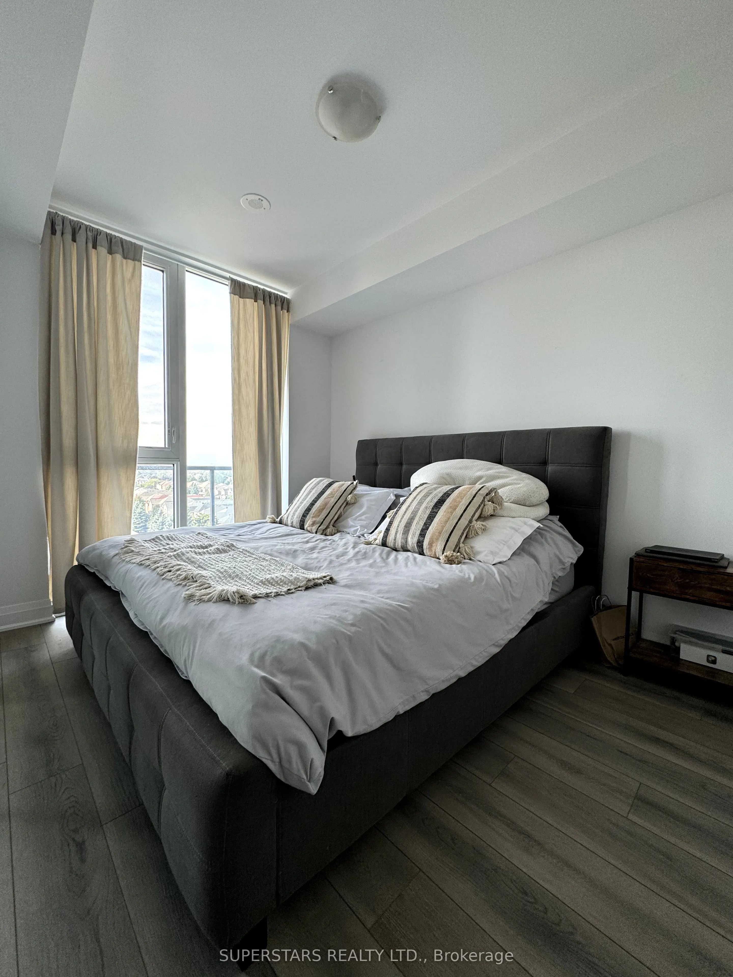 10 Gatineau Drive, #711