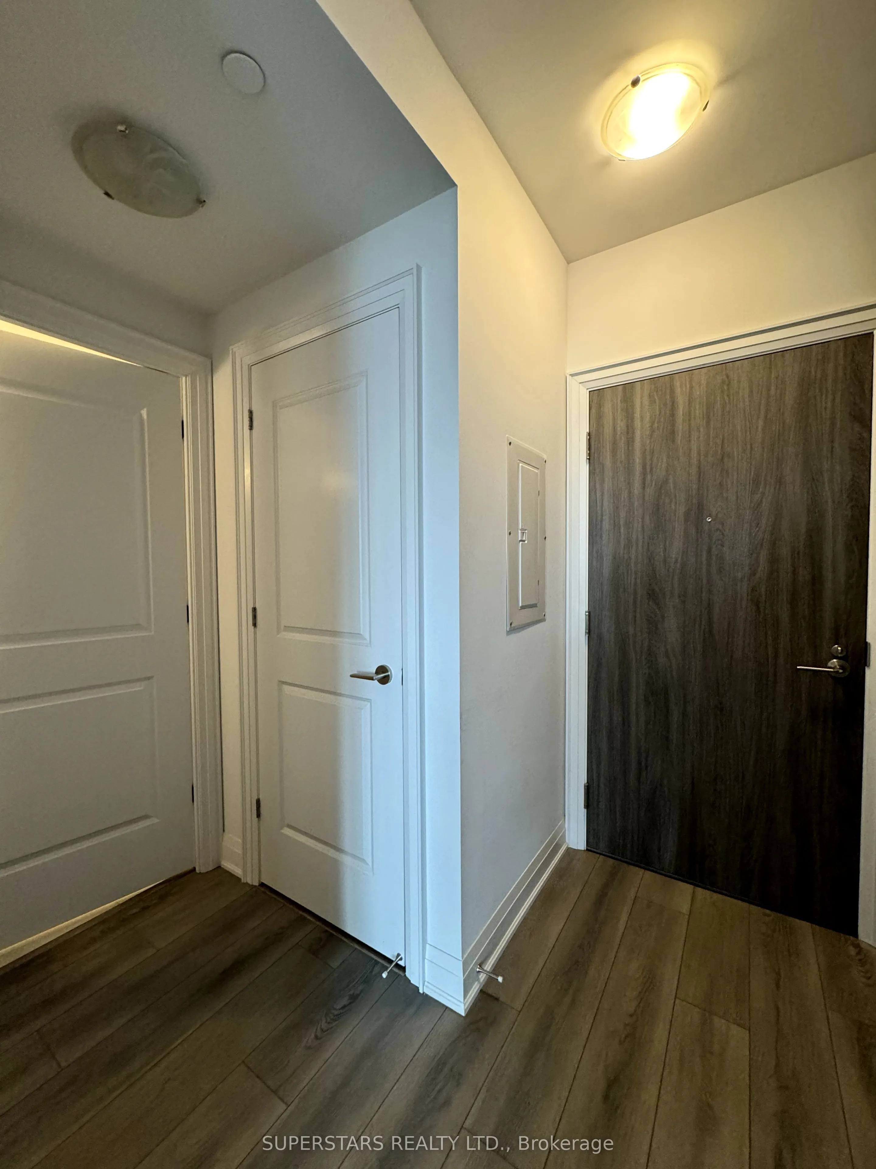 10 Gatineau Drive, #711