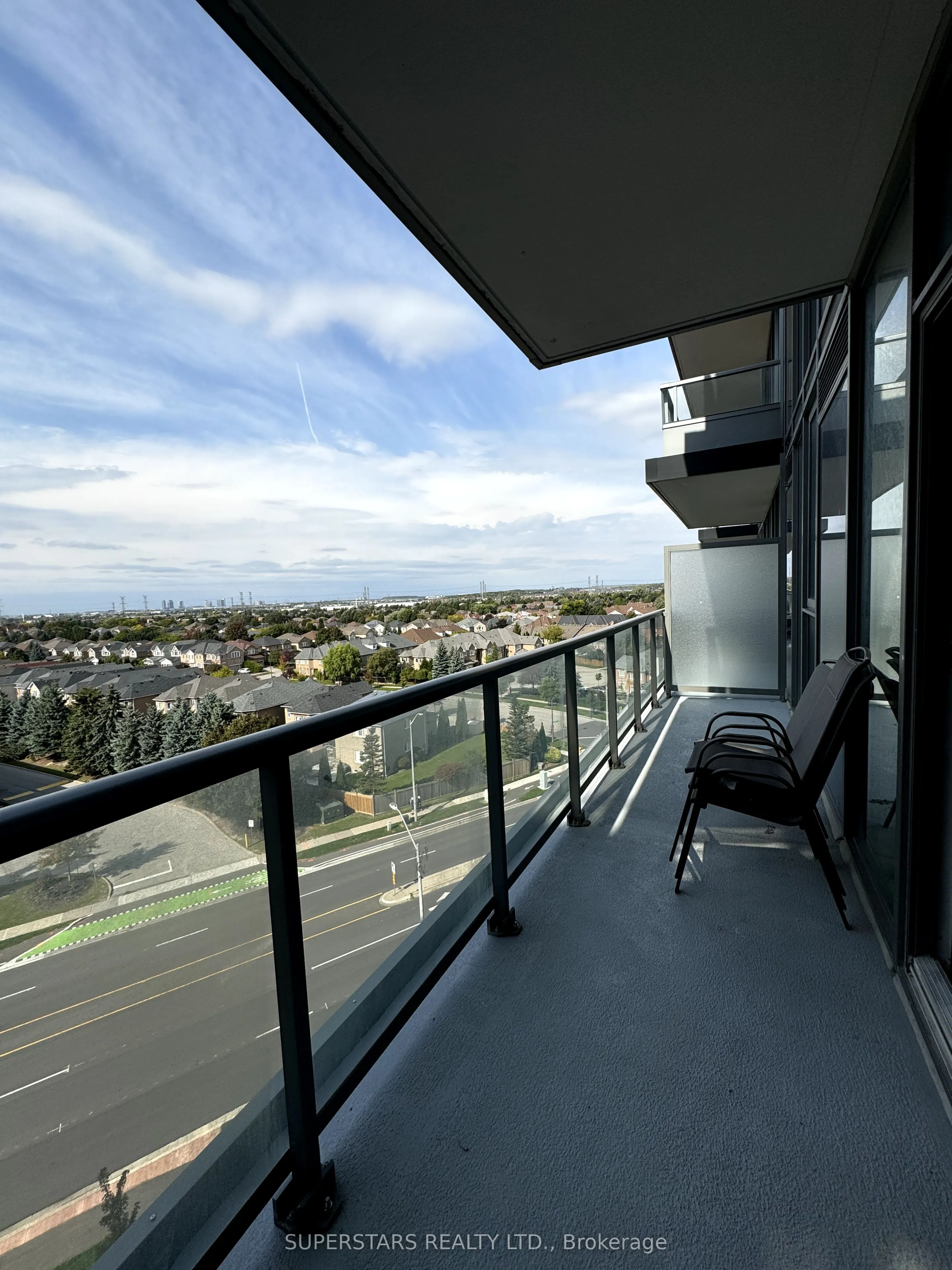 10 Gatineau Drive, #711