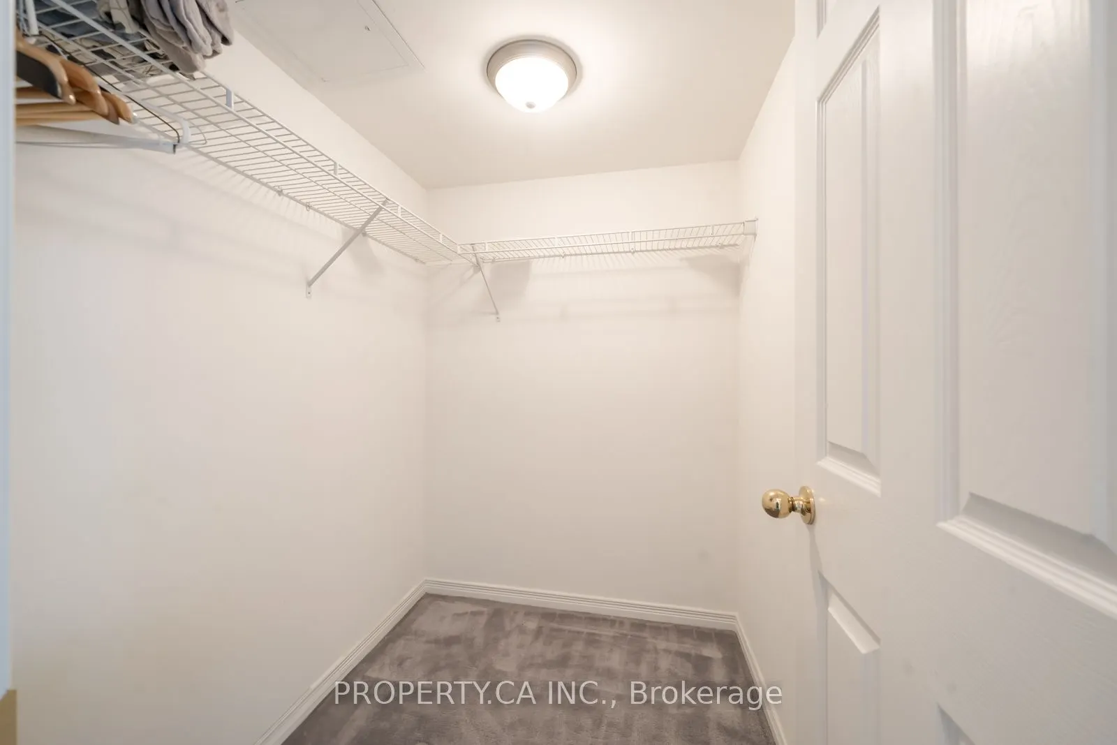 185 Oneida Crescent, #910