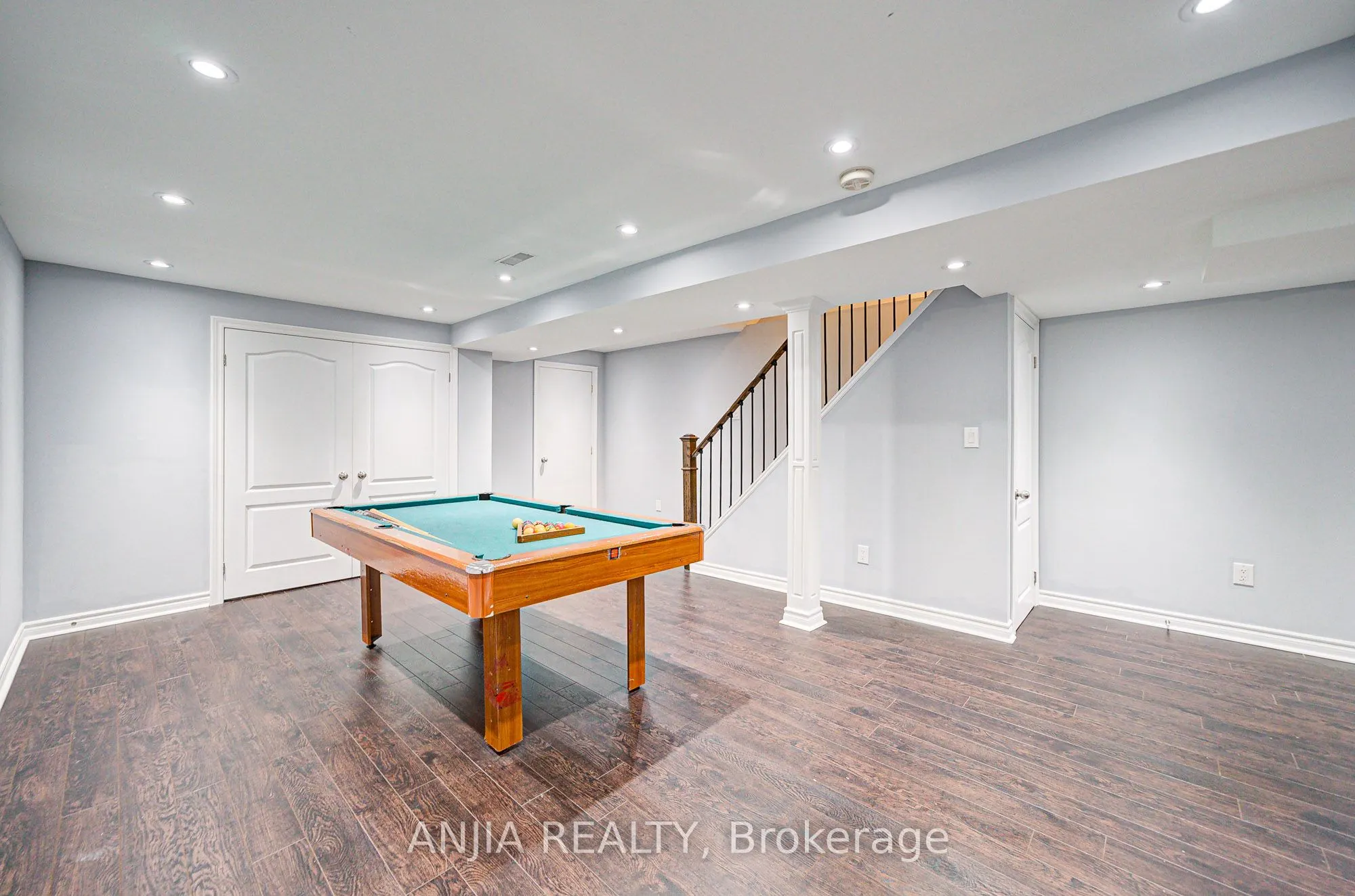 140 Edward Jefferys Avenue