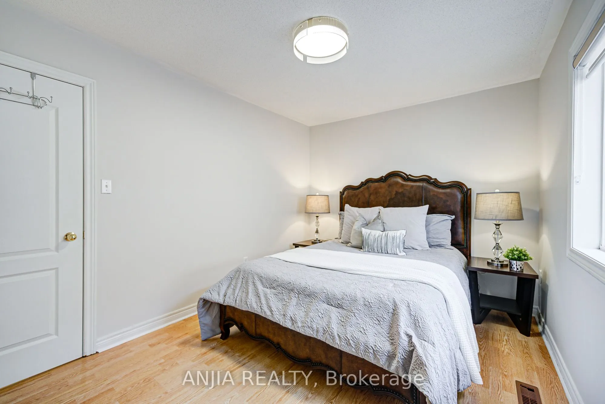 140 Edward Jefferys Avenue