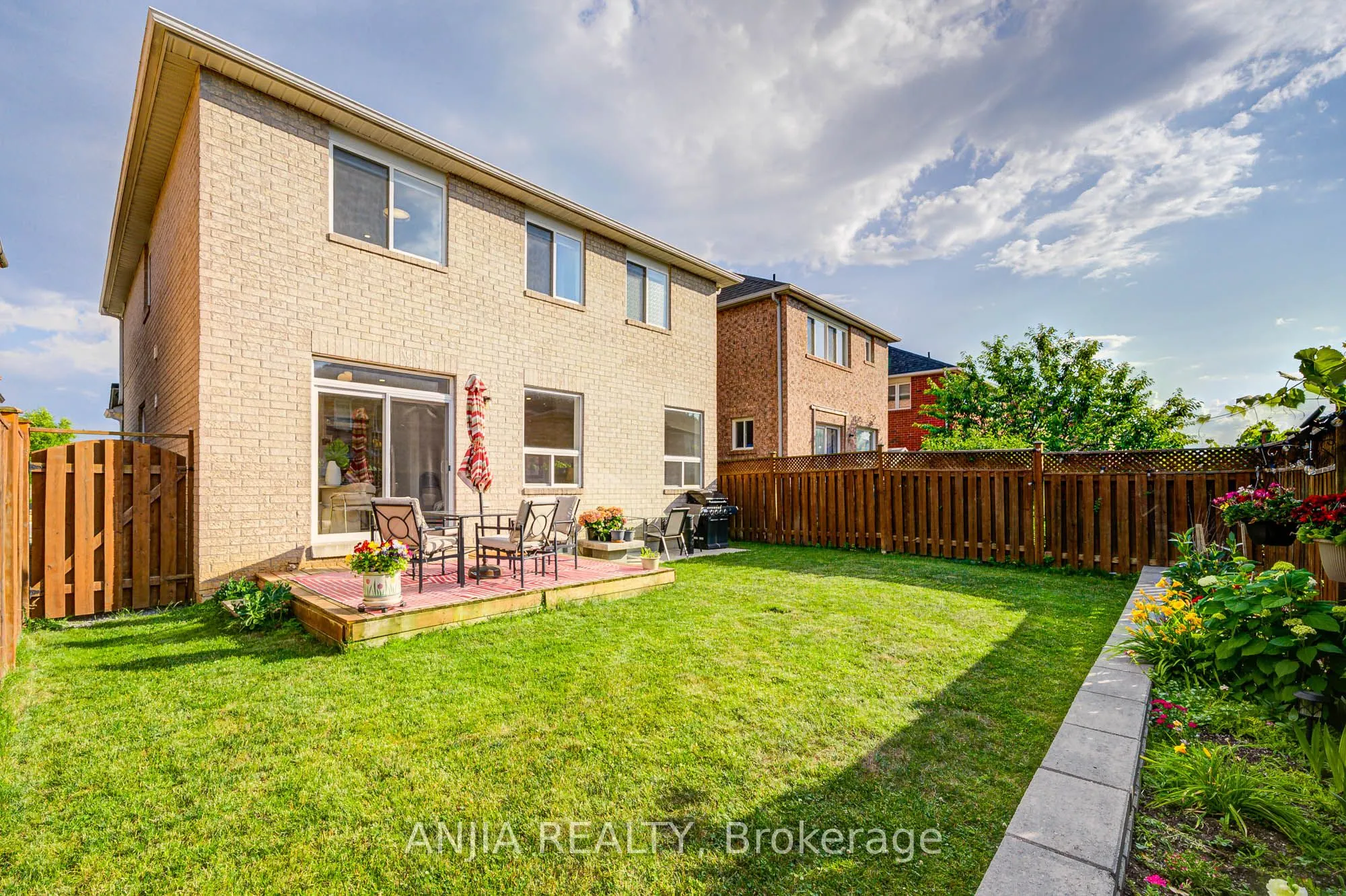 140 Edward Jefferys Avenue