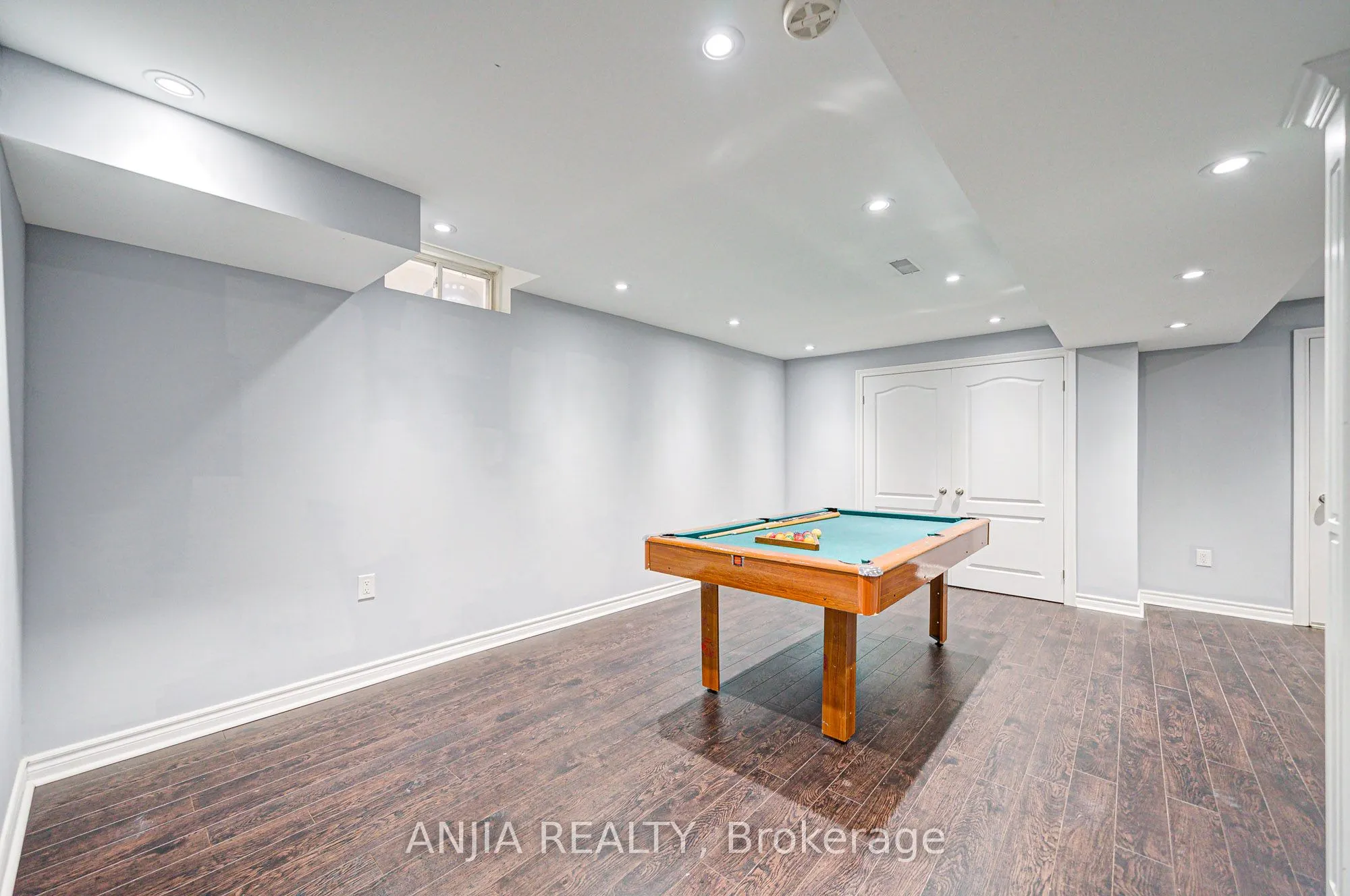 140 Edward Jefferys Avenue