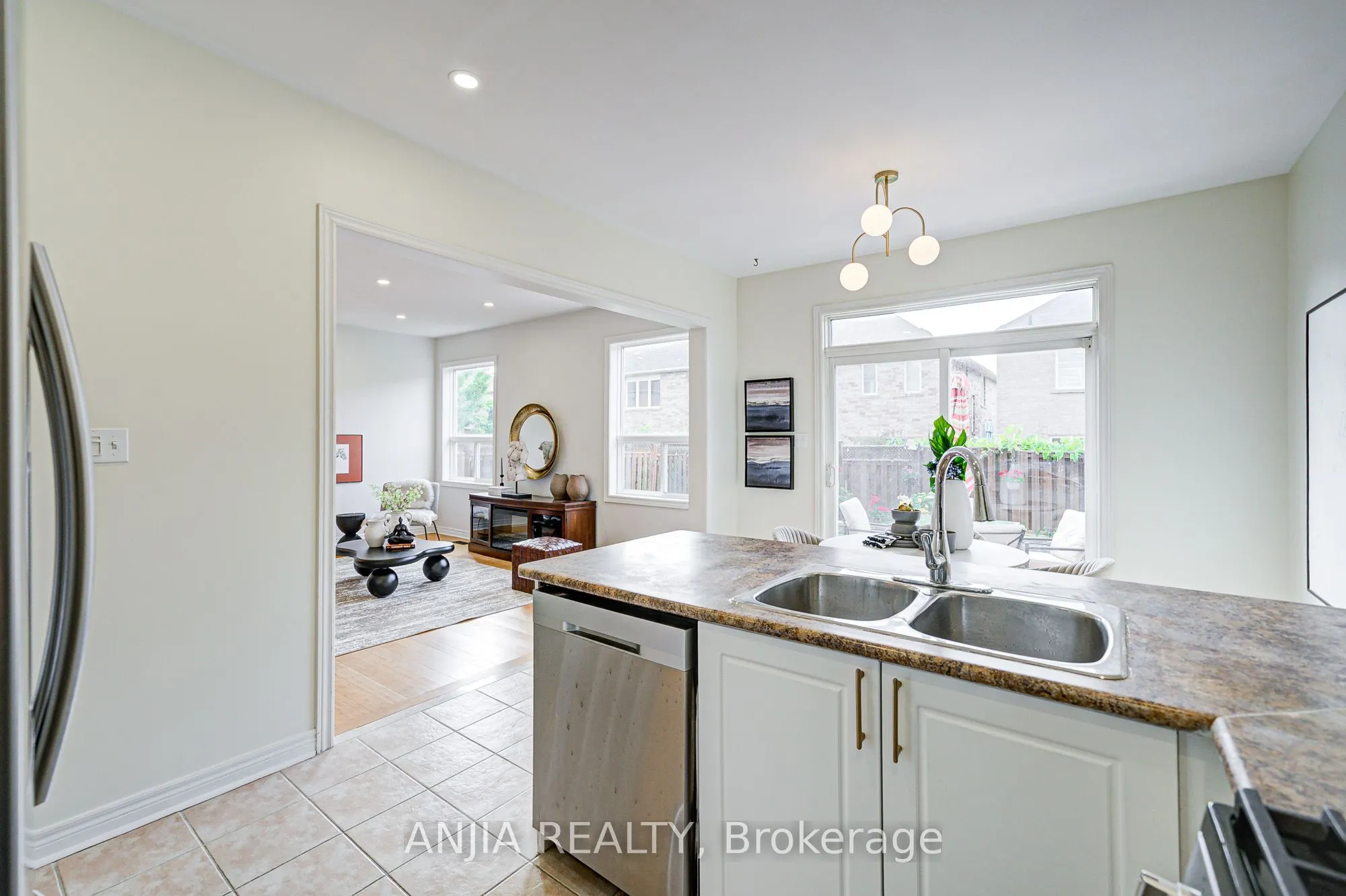 140 Edward Jefferys Avenue