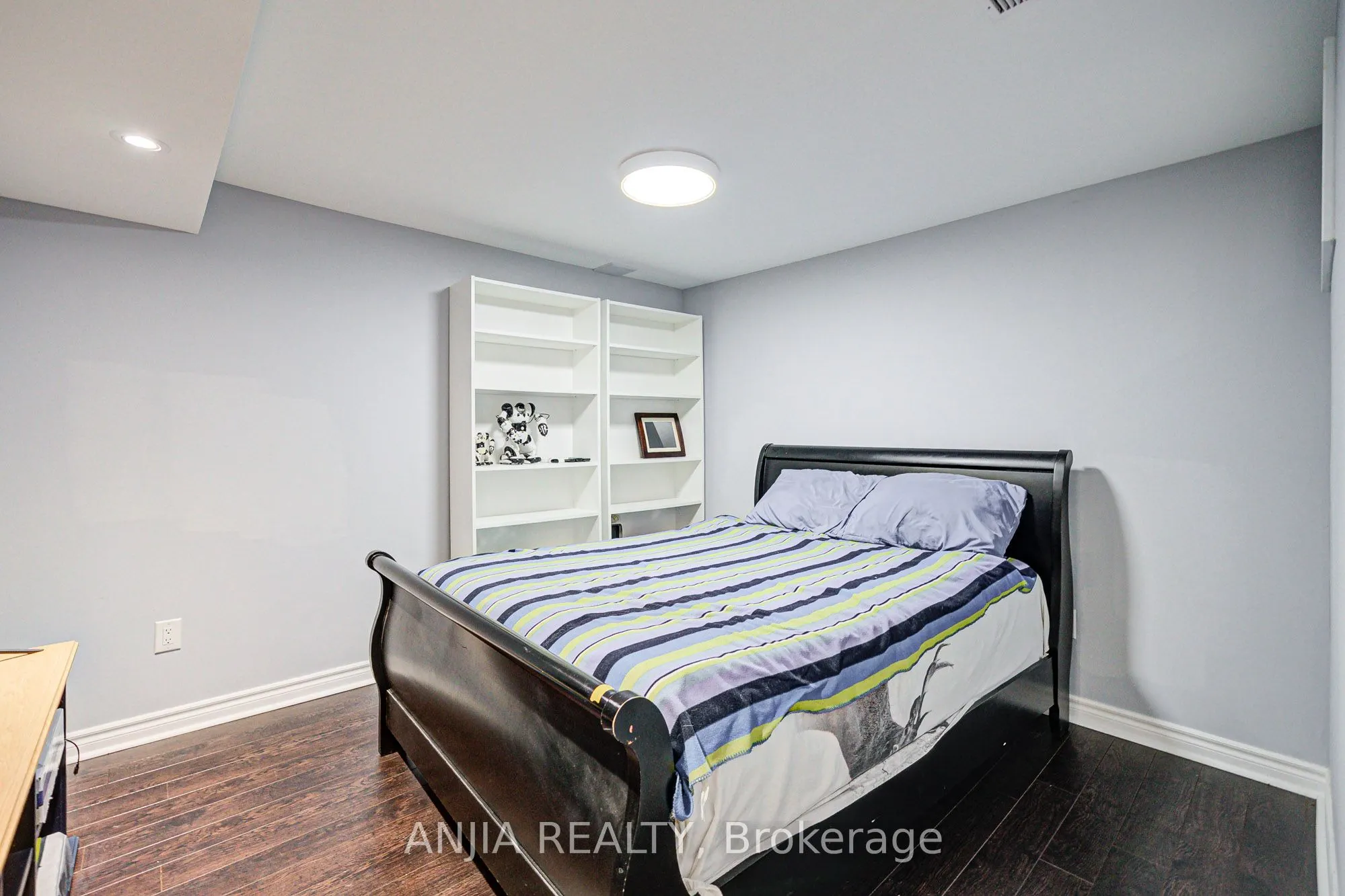 140 Edward Jefferys Avenue