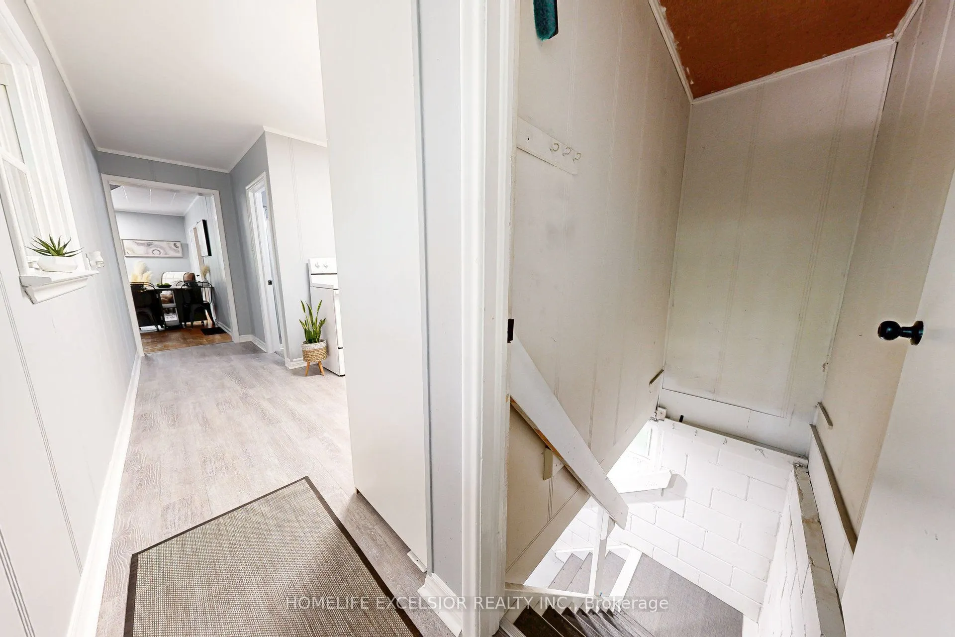 19043 Centre Street