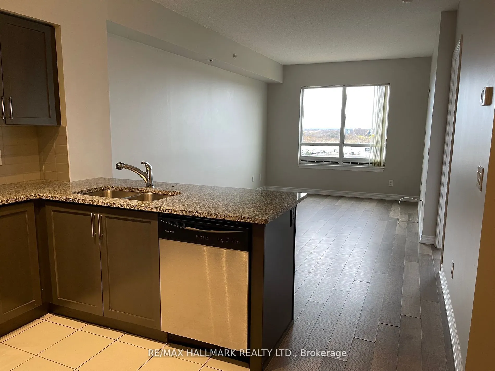 9255 Jane Street, #1004