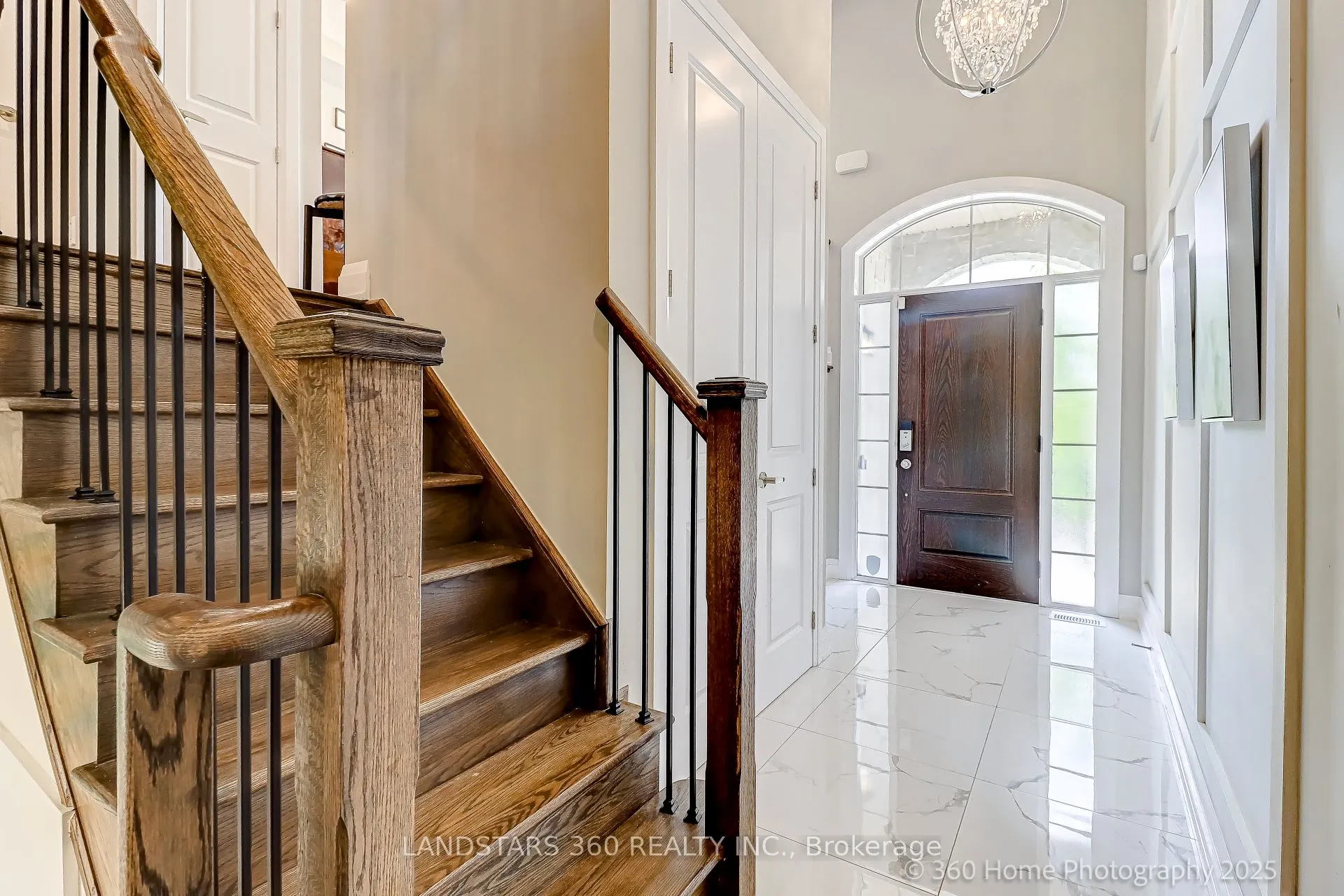 27 Duncombe Lane N