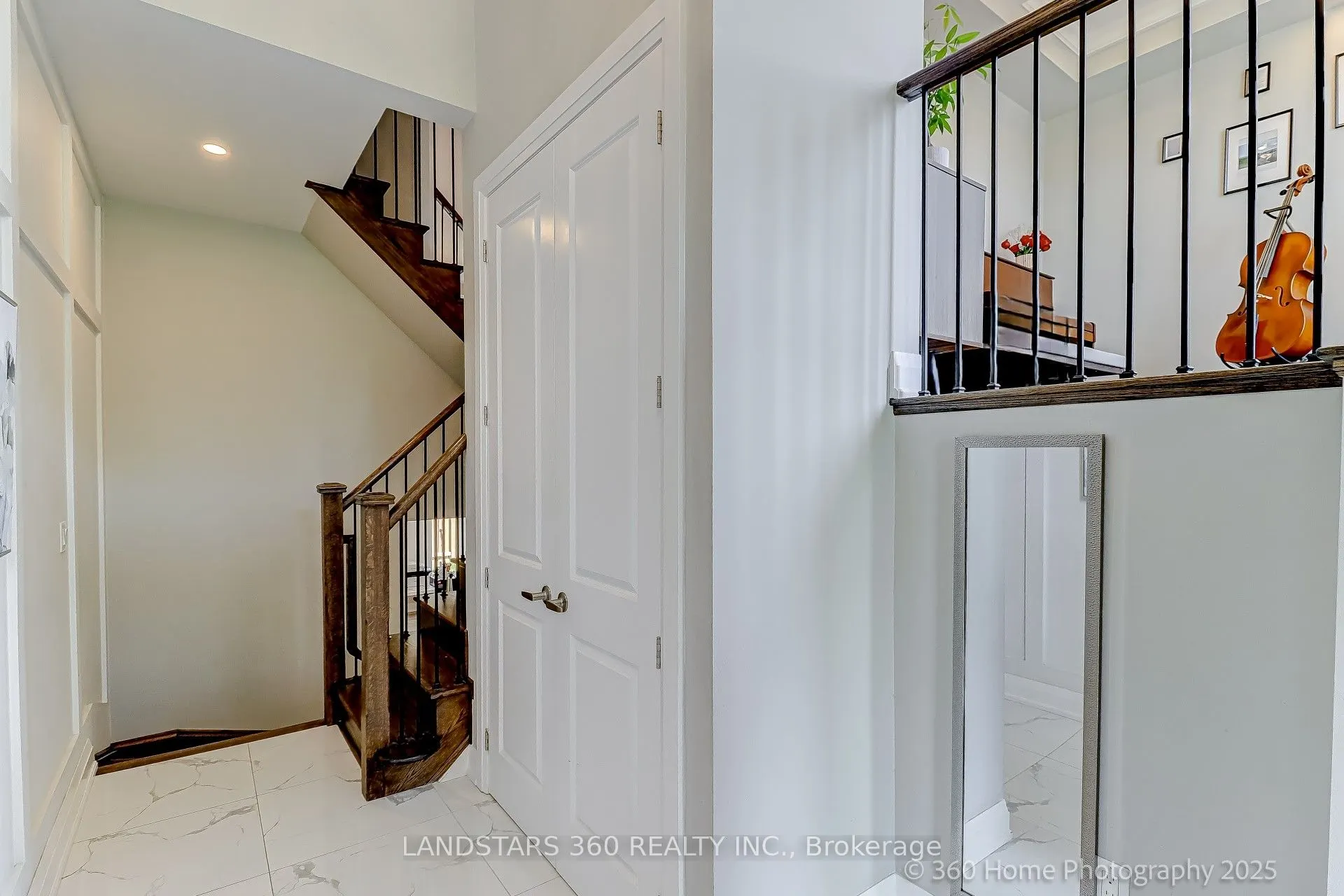 27 Duncombe Lane N