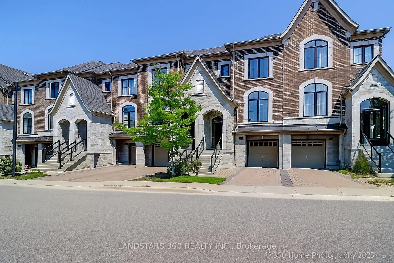 27 Duncombe Lane N