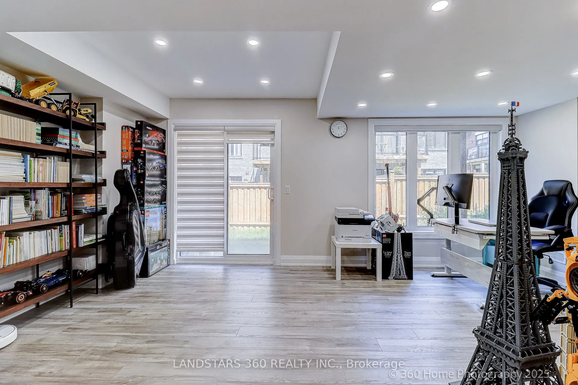 27 Duncombe Lane N