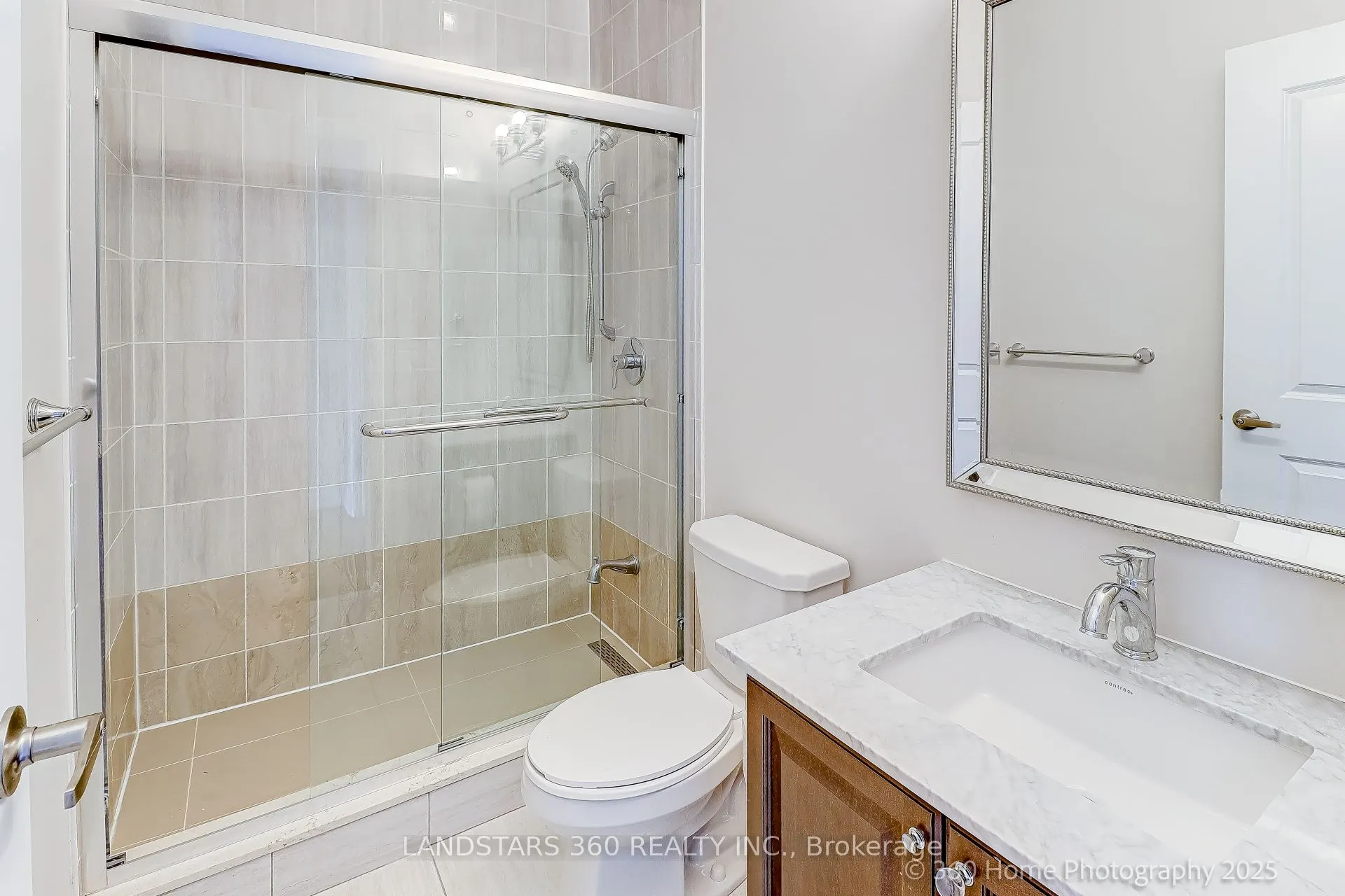 27 Duncombe Lane N