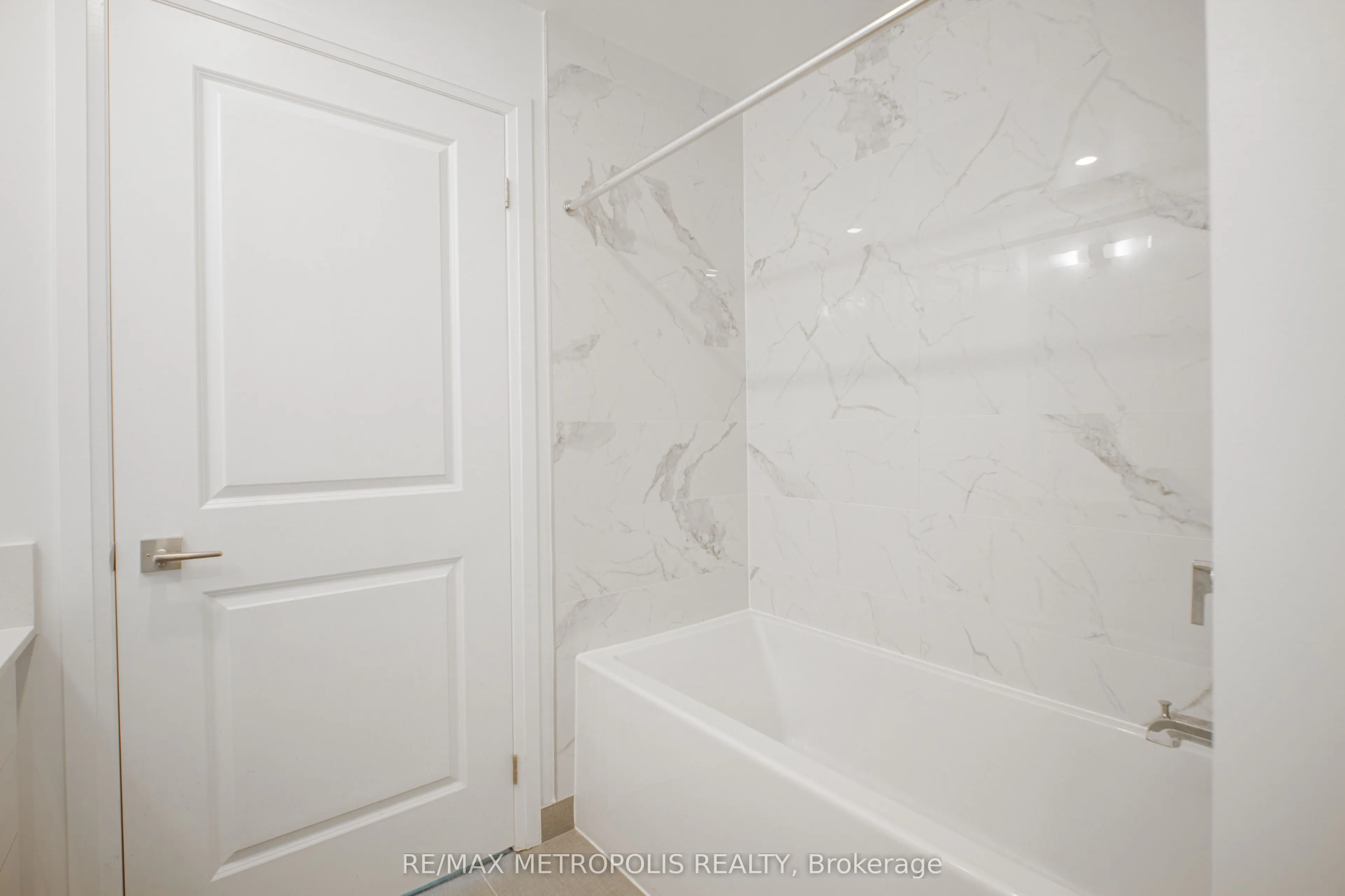 11782 NINTH Line, #413A