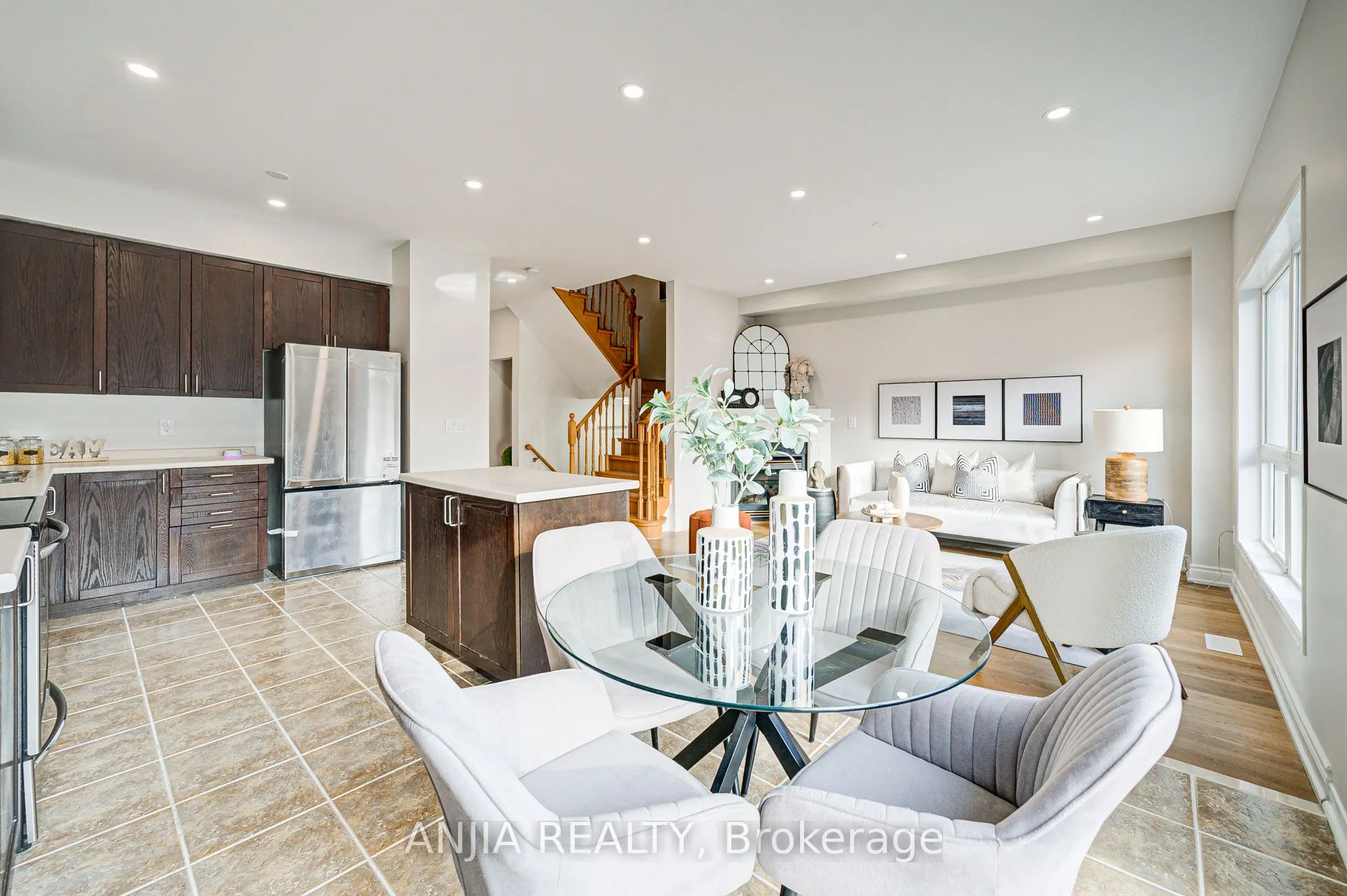 14 Fairlawn Avenue