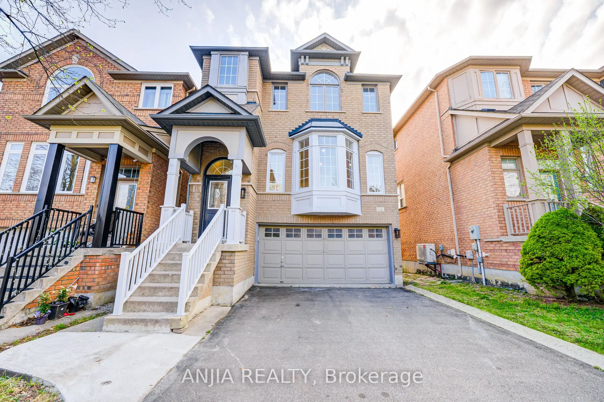14 Fairlawn Avenue