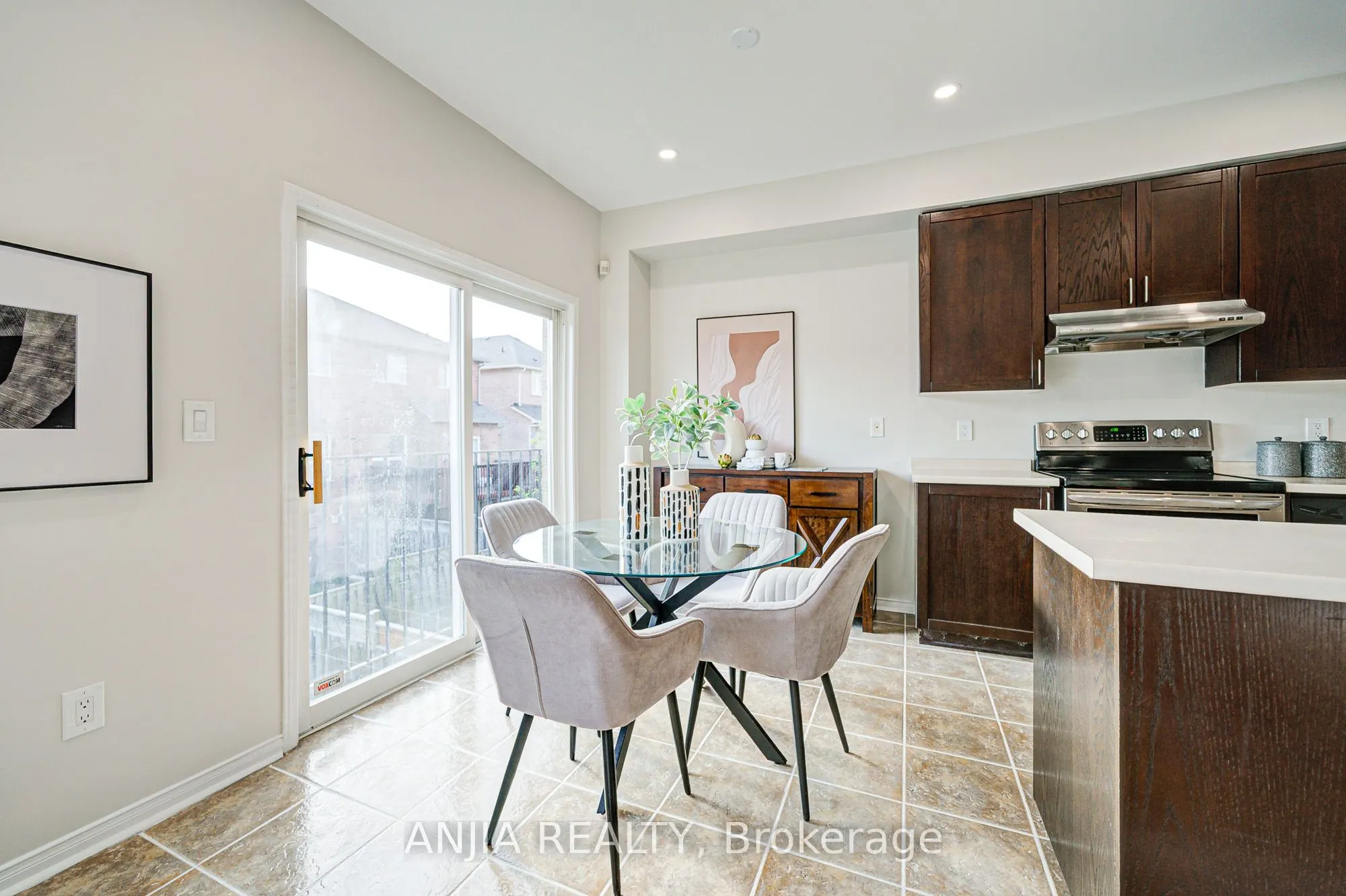 14 Fairlawn Avenue