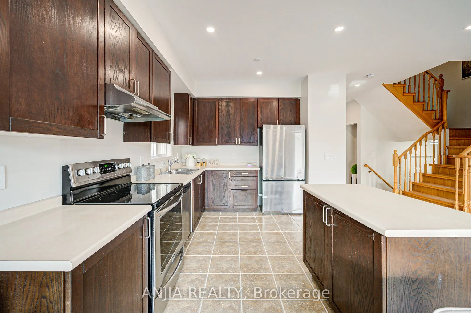 14 Fairlawn Avenue