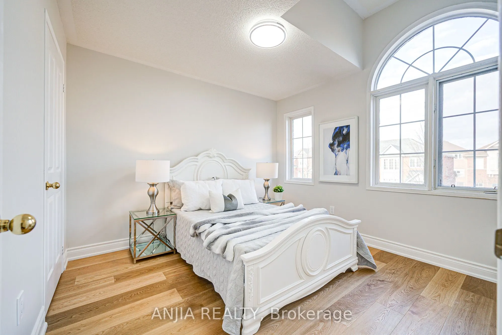 14 Fairlawn Avenue
