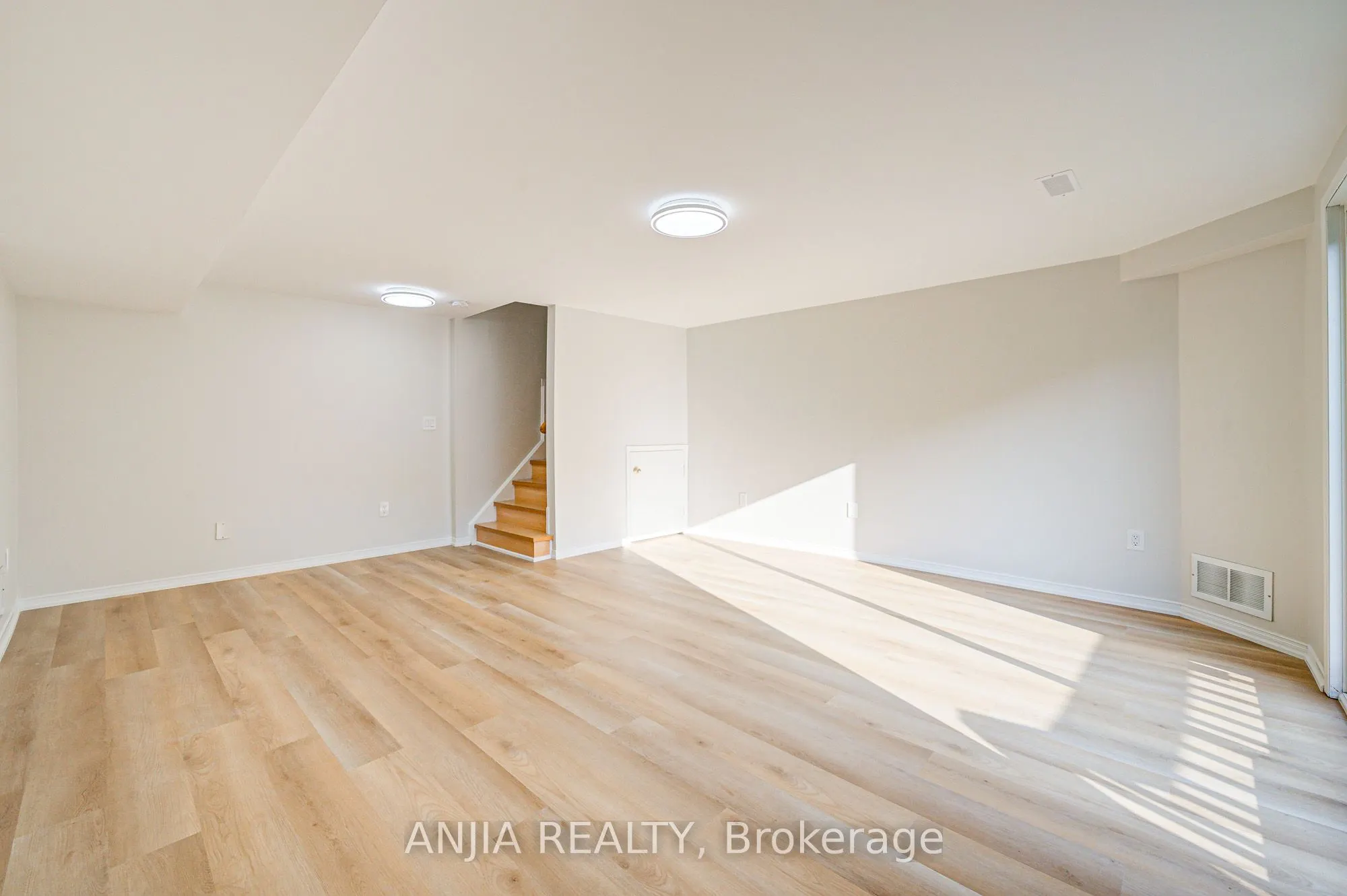 14 Fairlawn Avenue