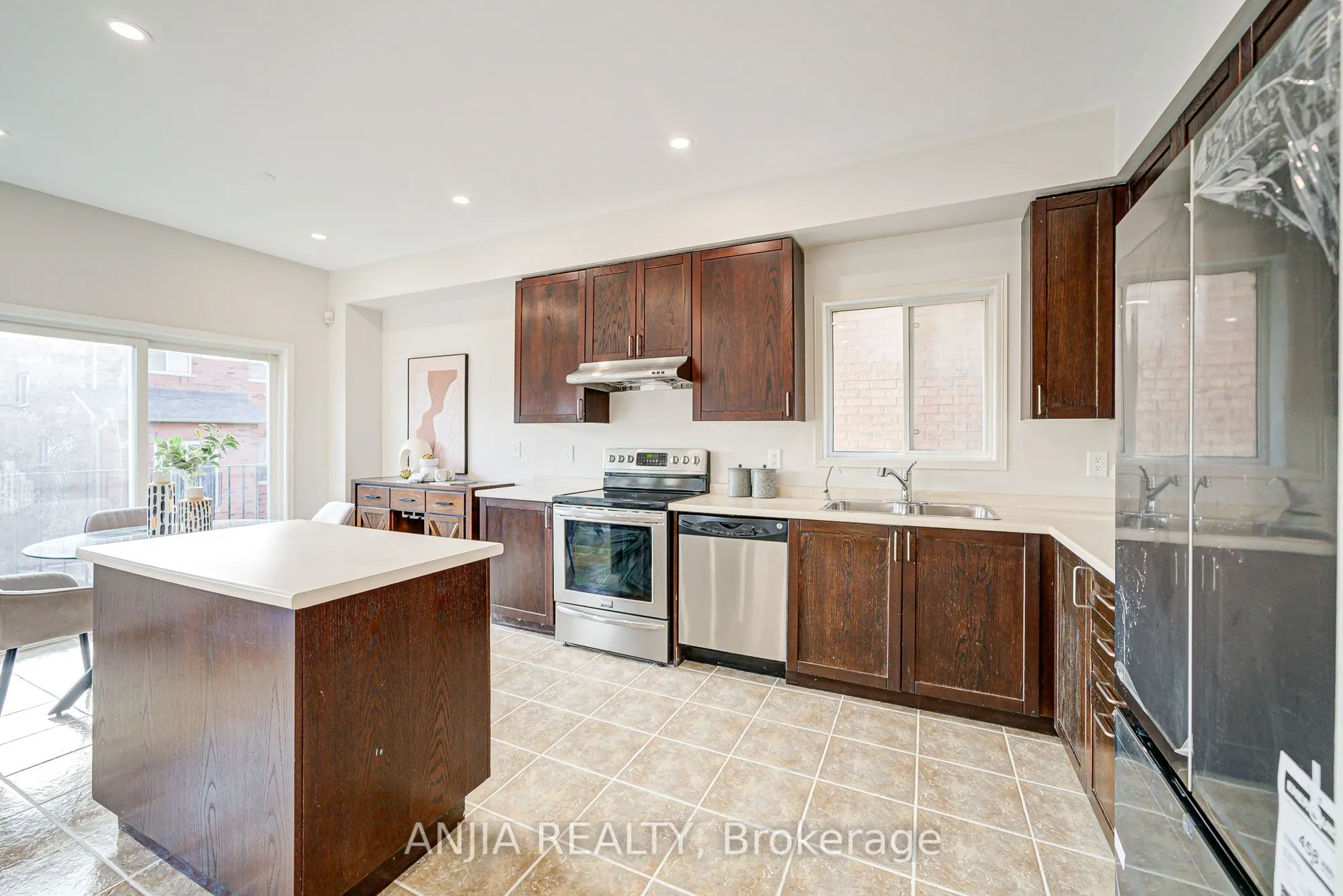 14 Fairlawn Avenue