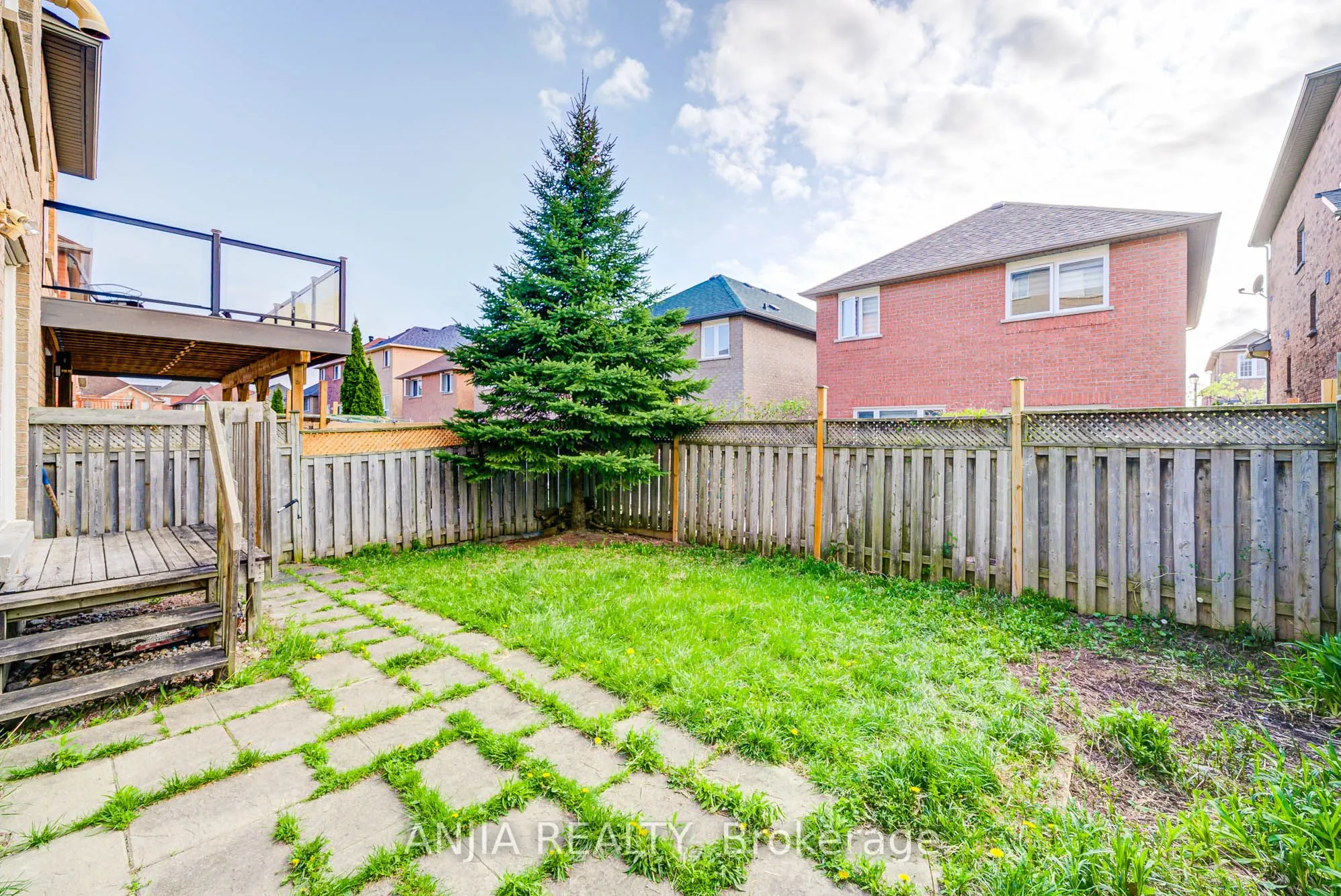 14 Fairlawn Avenue
