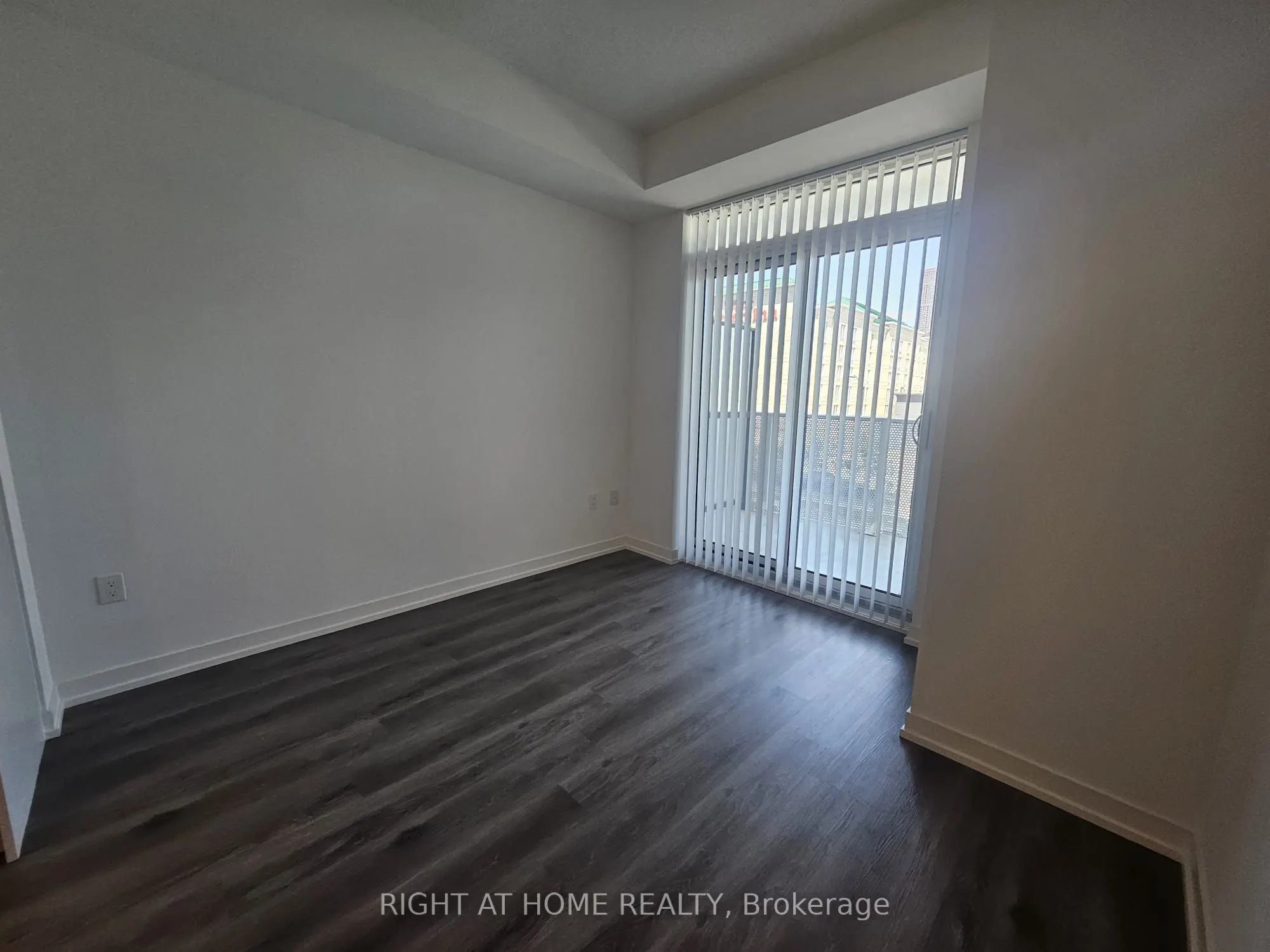 28 Interchange Way, #316