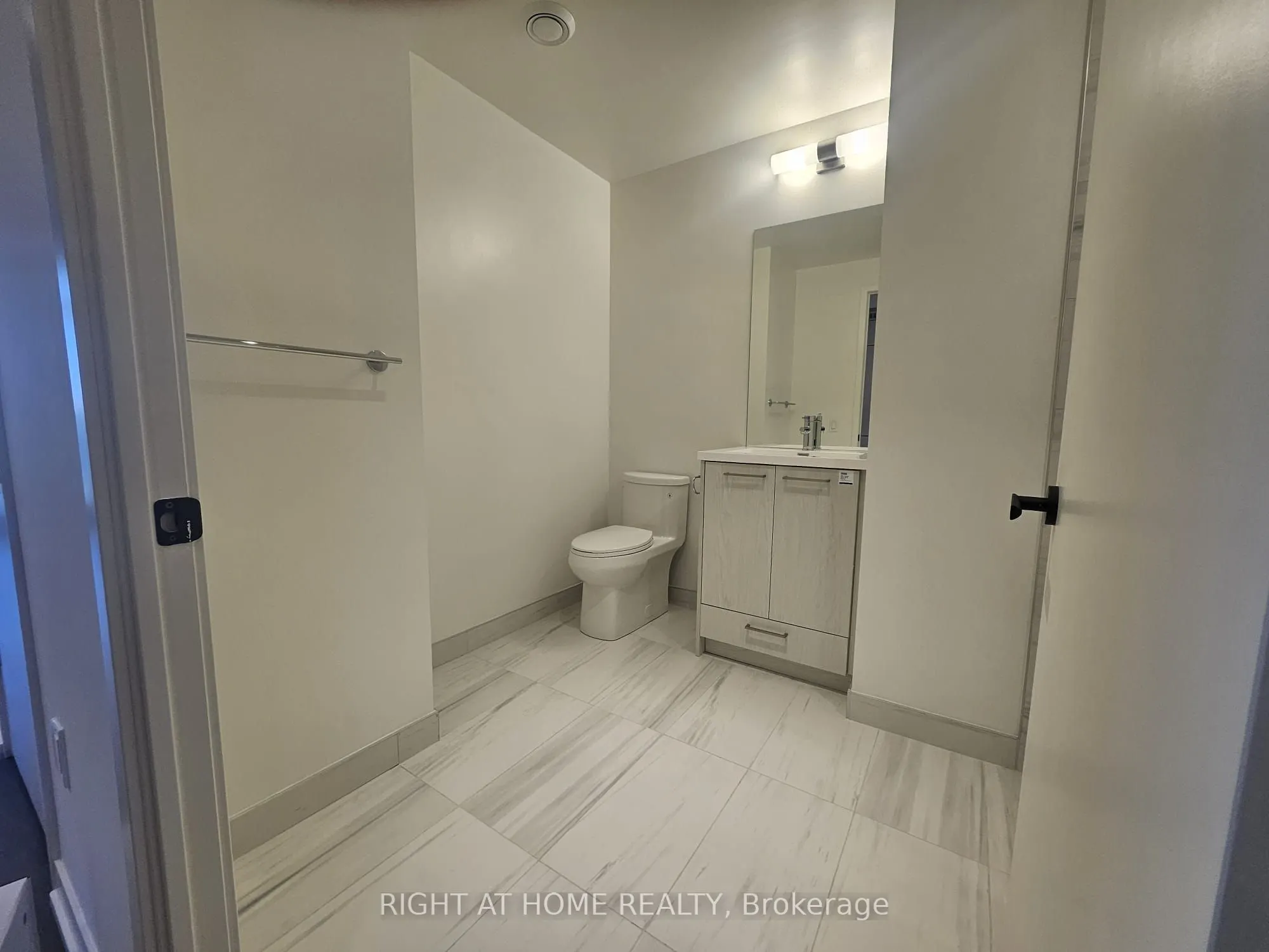28 Interchange Way, #316